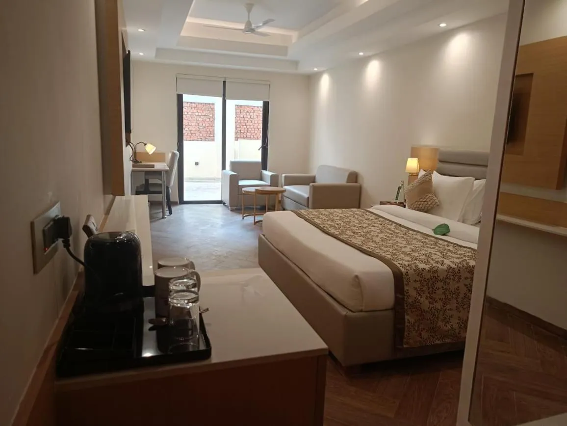 Bed in Click collection Lucknow