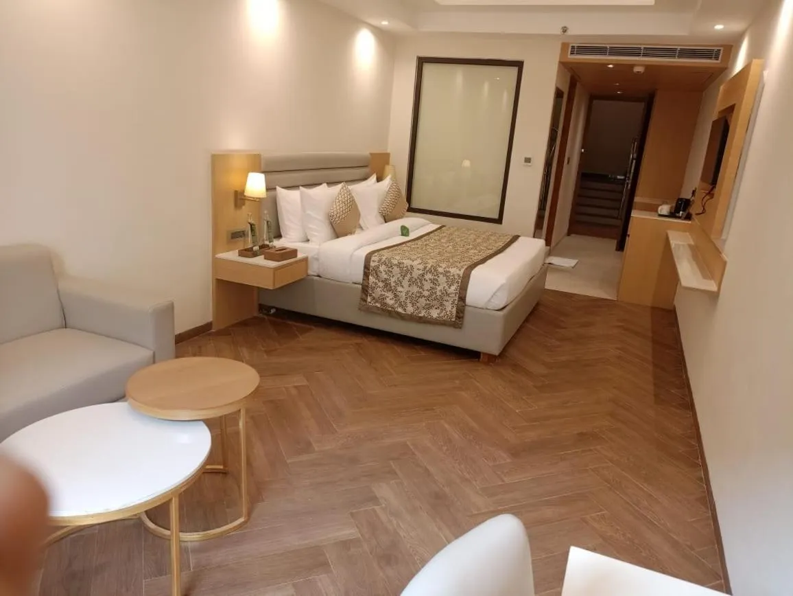 Bed in Click collection Lucknow