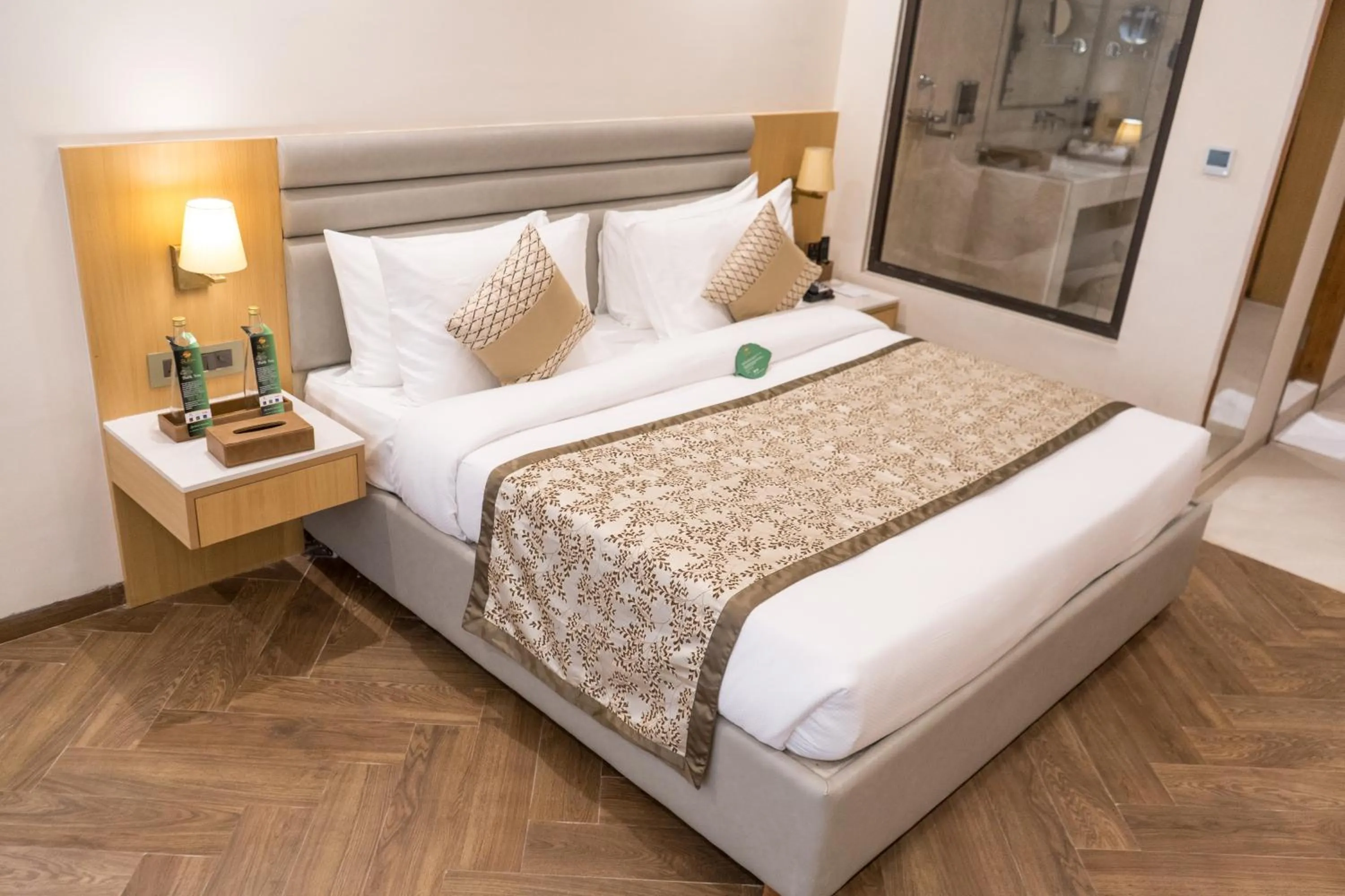 Bed in Click collection Lucknow