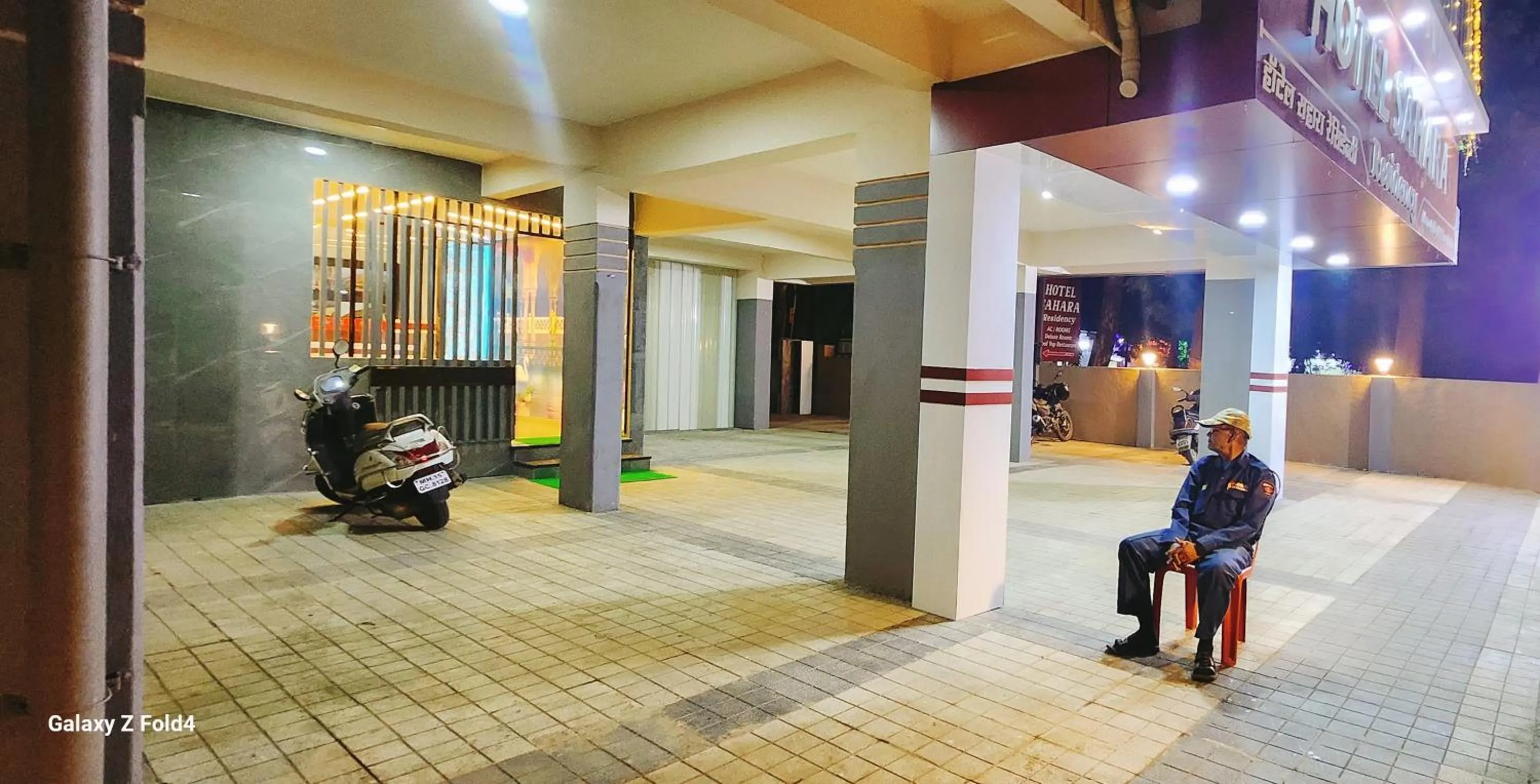 Facade/entrance in Hotel Sahara Residency