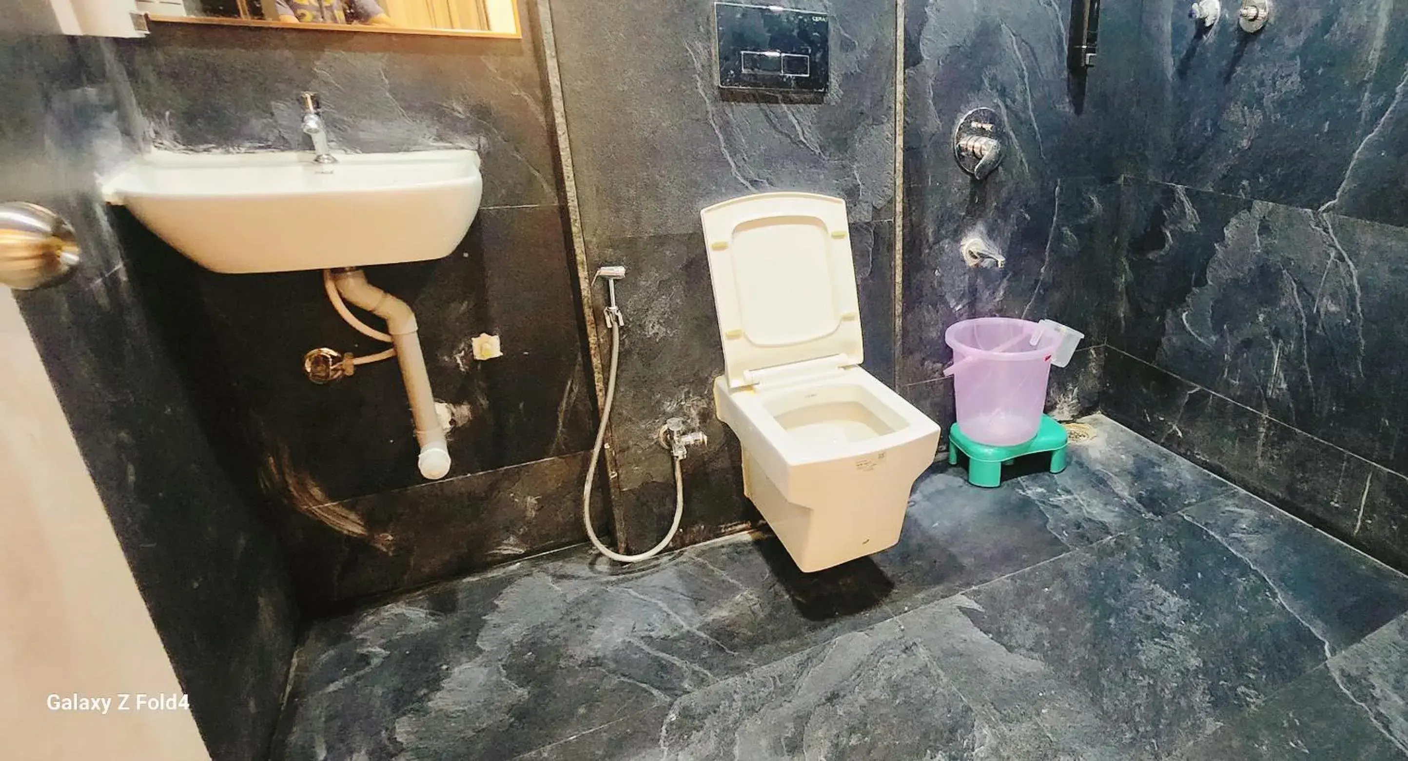 Shower in Hotel Sahara Residency Shower in Hotel Sahara Residency