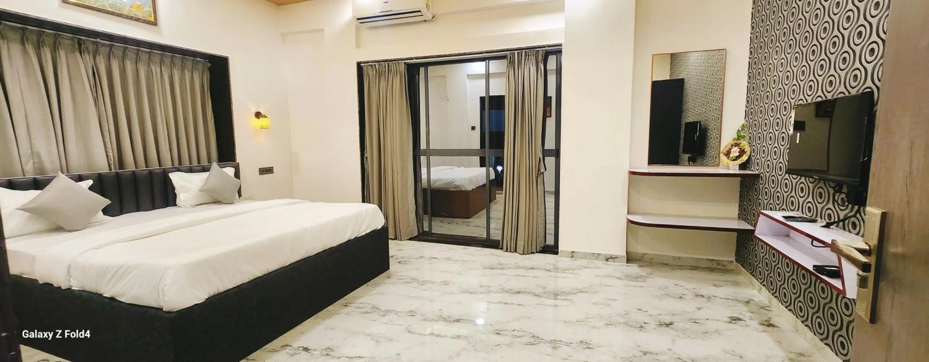 Bedroom, Bed in Hotel Sahara Residency