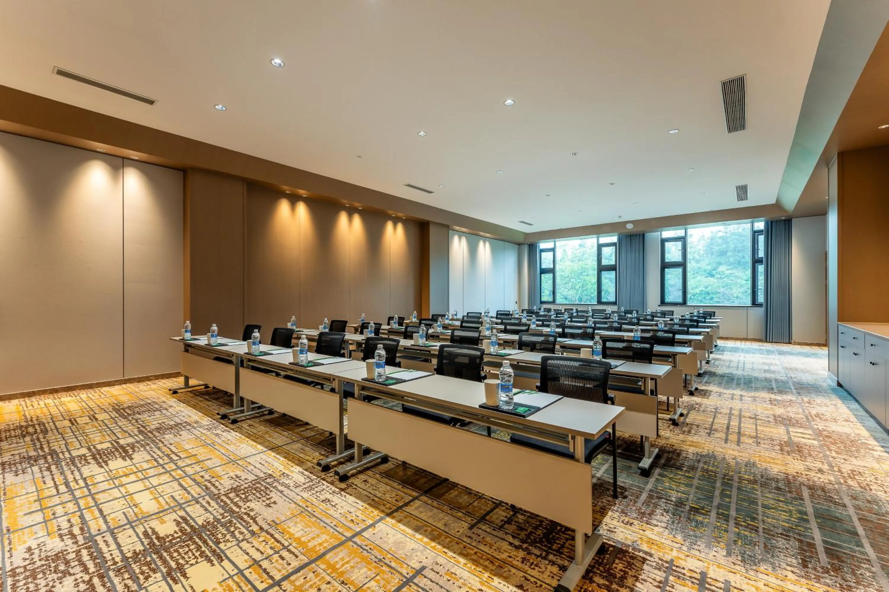 Meeting/conference room in Holiday Inn Jiuhua Mountain Hot Spring by IHG