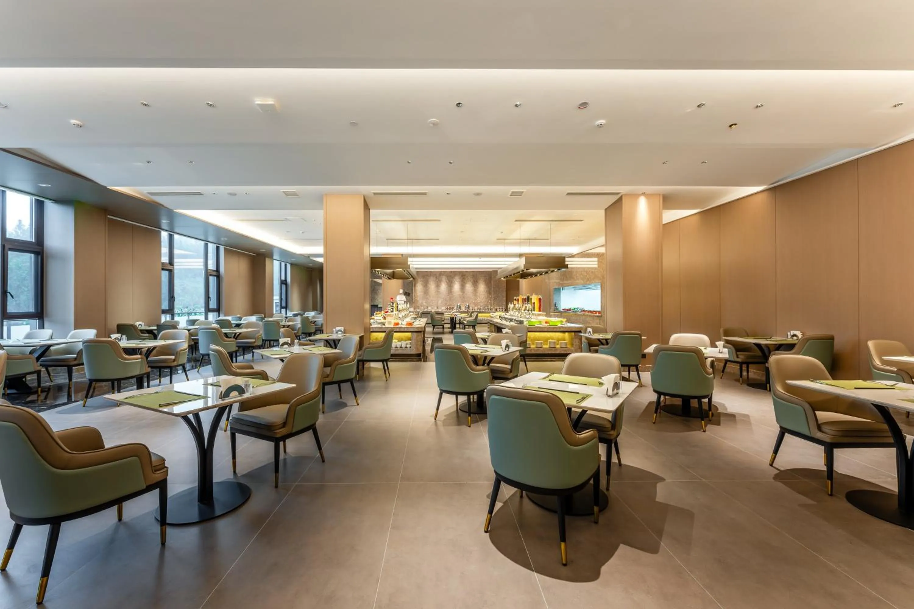 Restaurant/places to eat in Holiday Inn Jiuhua Mountain Hot Spring by IHG