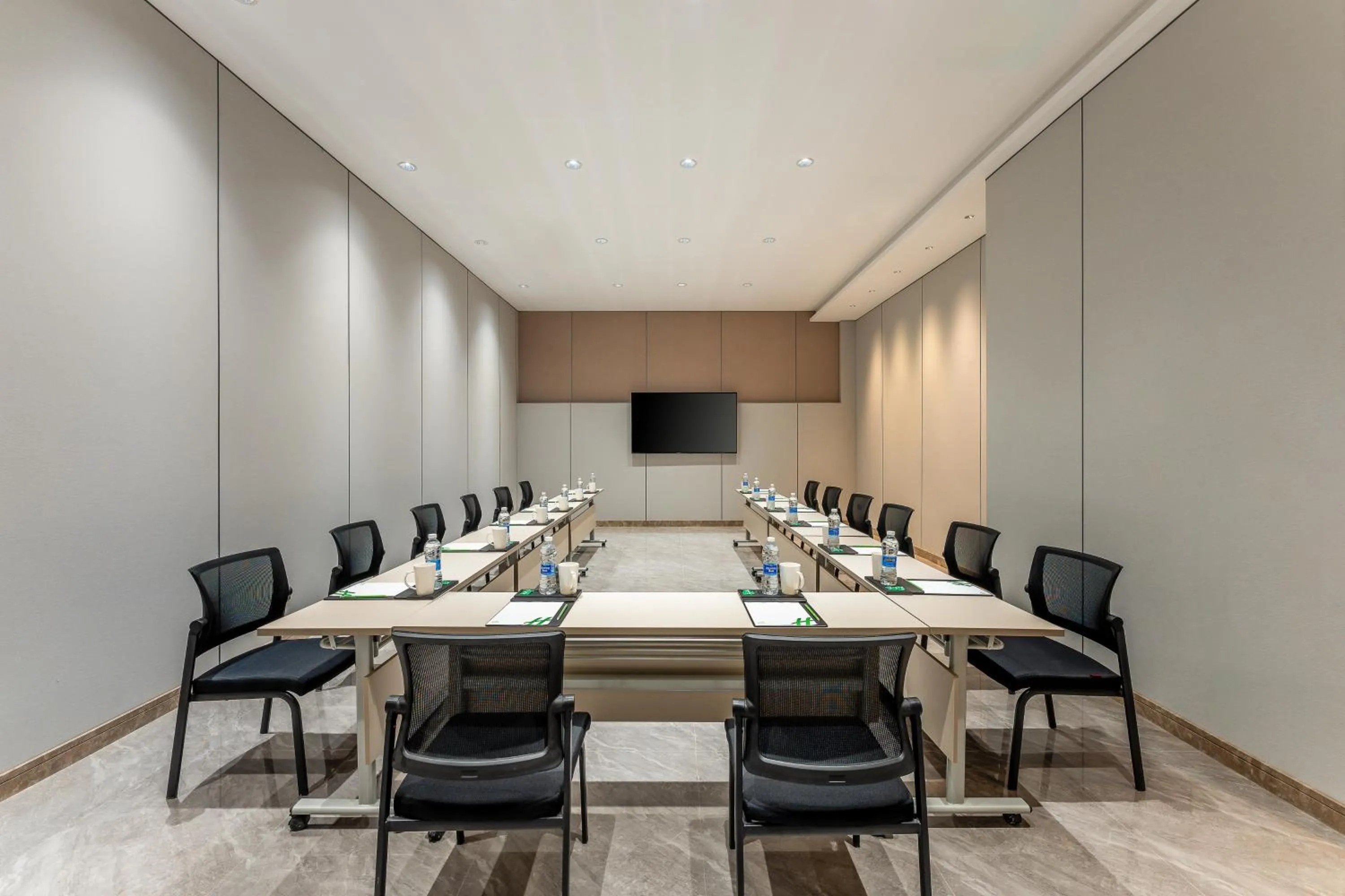 Meeting/conference room in Holiday Inn Jiuhua Mountain Hot Spring by IHG