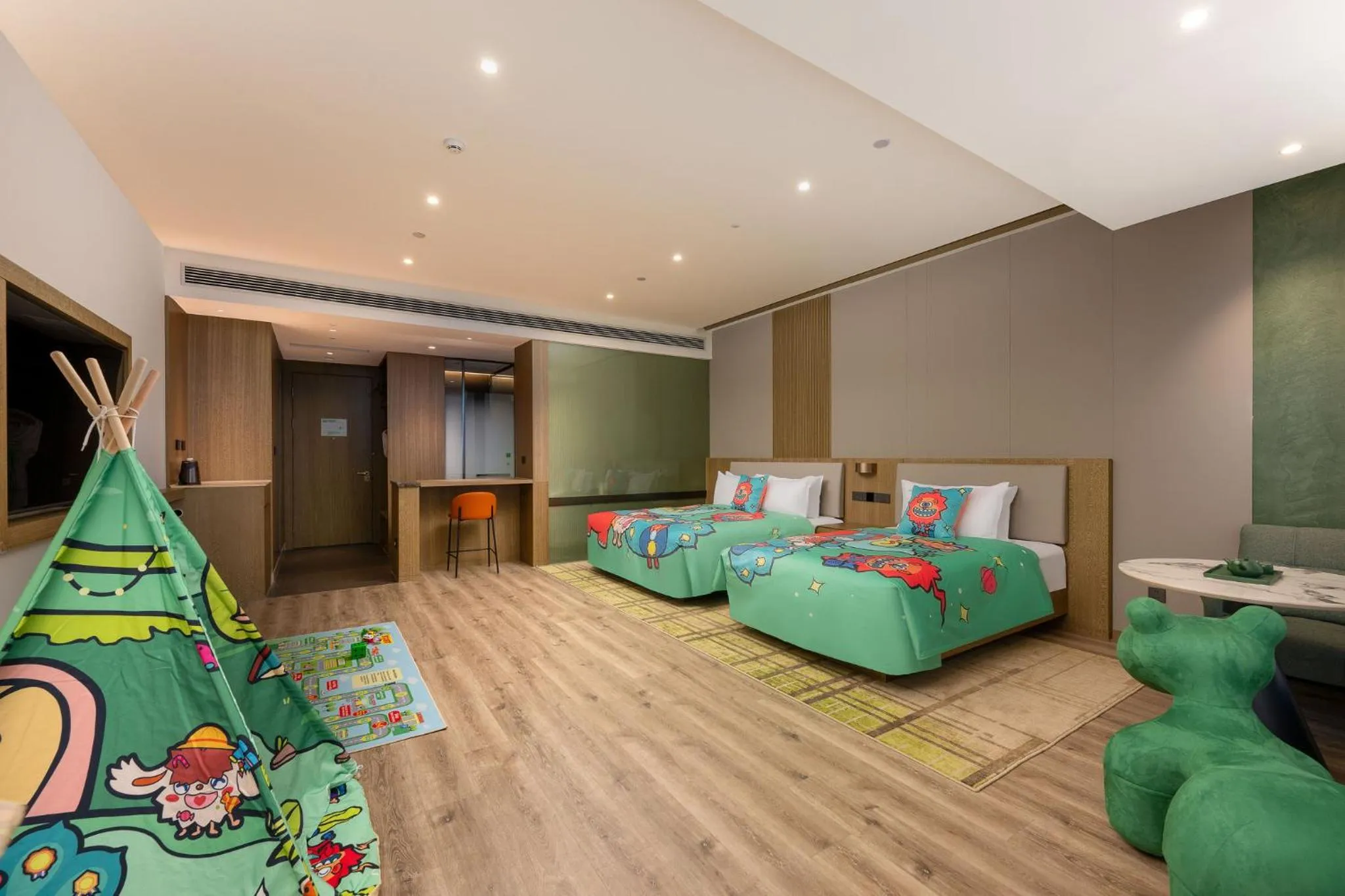 Photo of the whole room, Bed in Holiday Inn Jiuhua Mountain Hot Spring by IHG