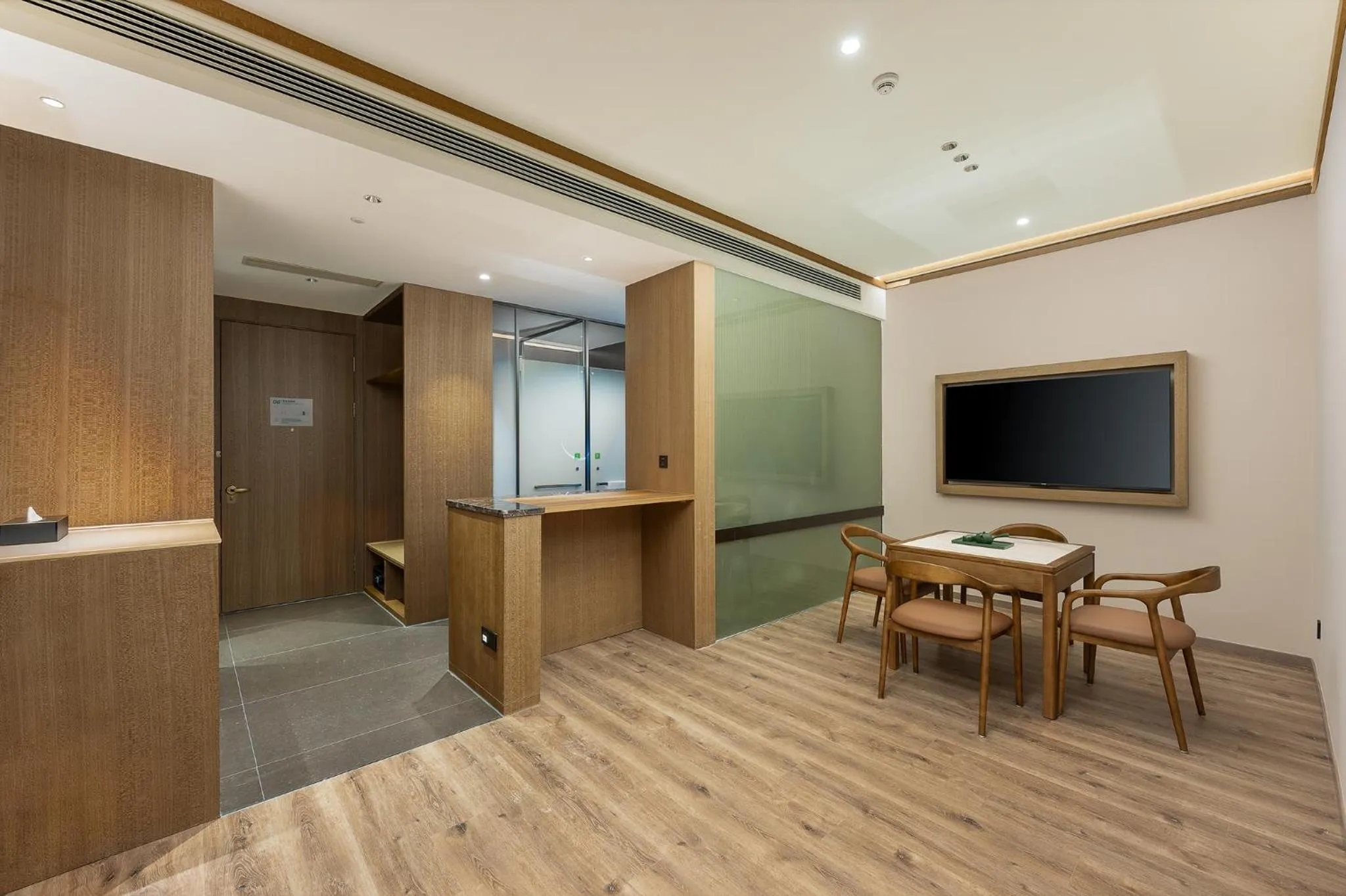 TV and multimedia in Holiday Inn Jiuhua Mountain Hot Spring by IHG