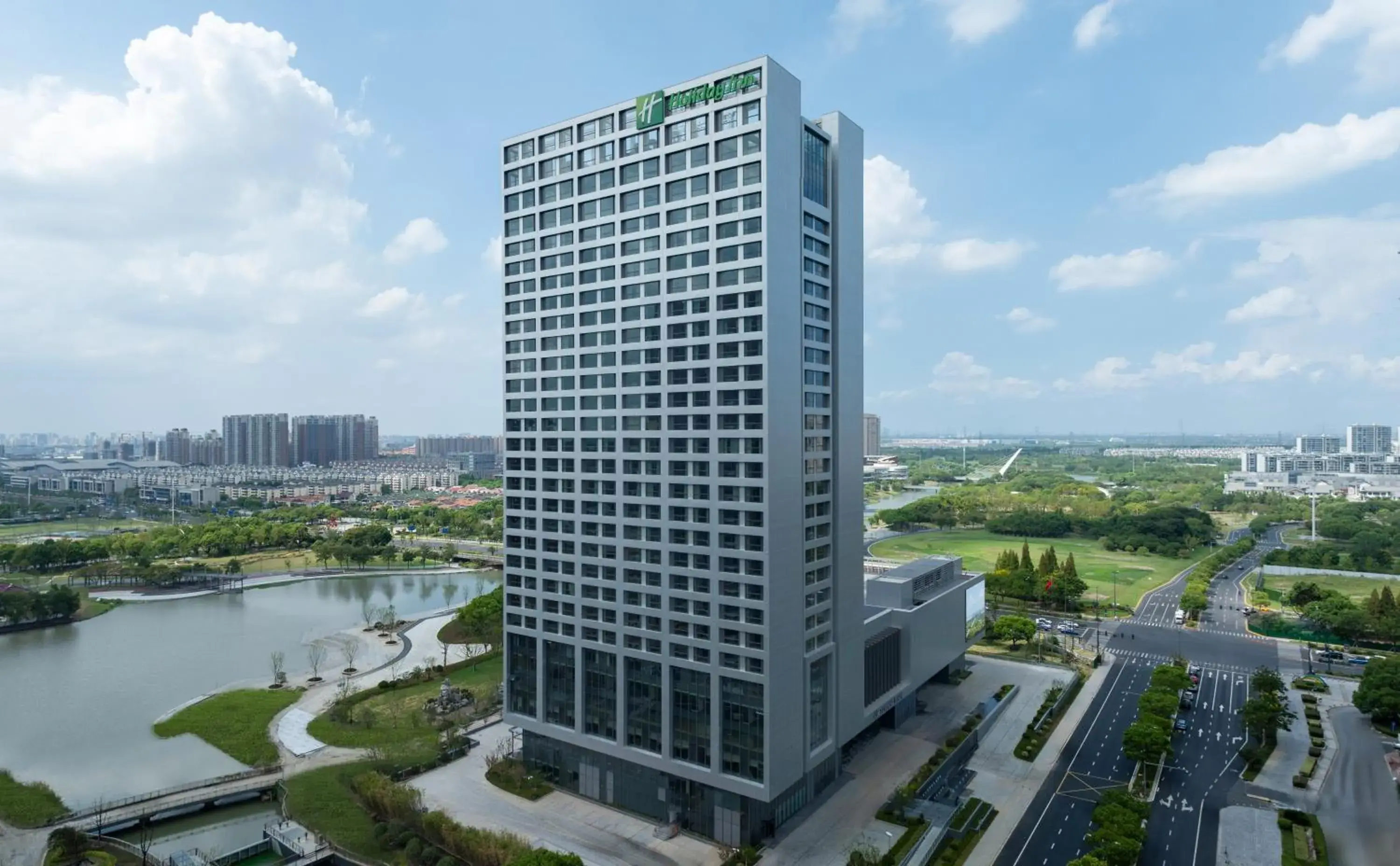 Property building in Holiday Inn Kunshan East by IHG Property building in Holiday Inn Kunshan East by IHG