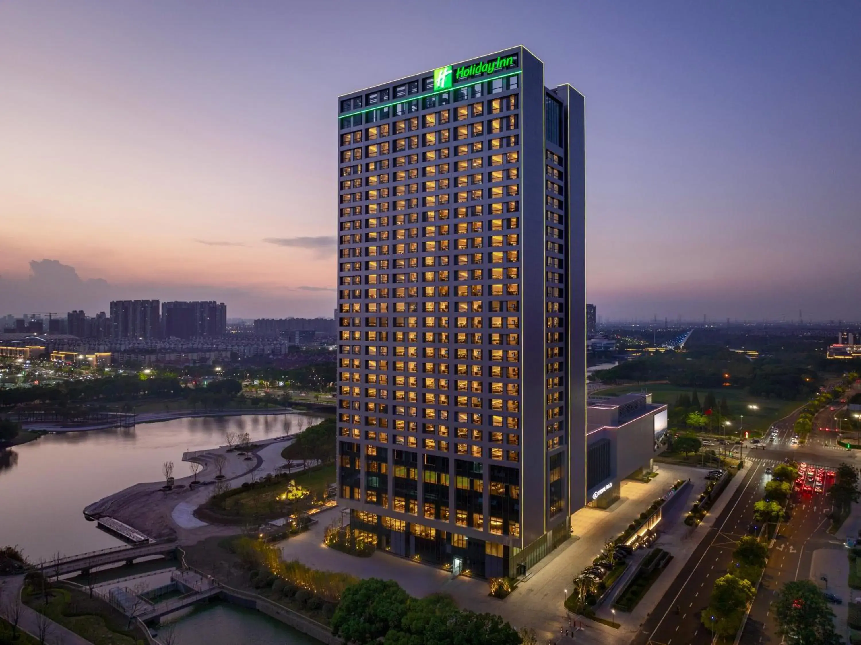 Property building in Holiday Inn Kunshan East by IHG Property building in Holiday Inn Kunshan East by IHG