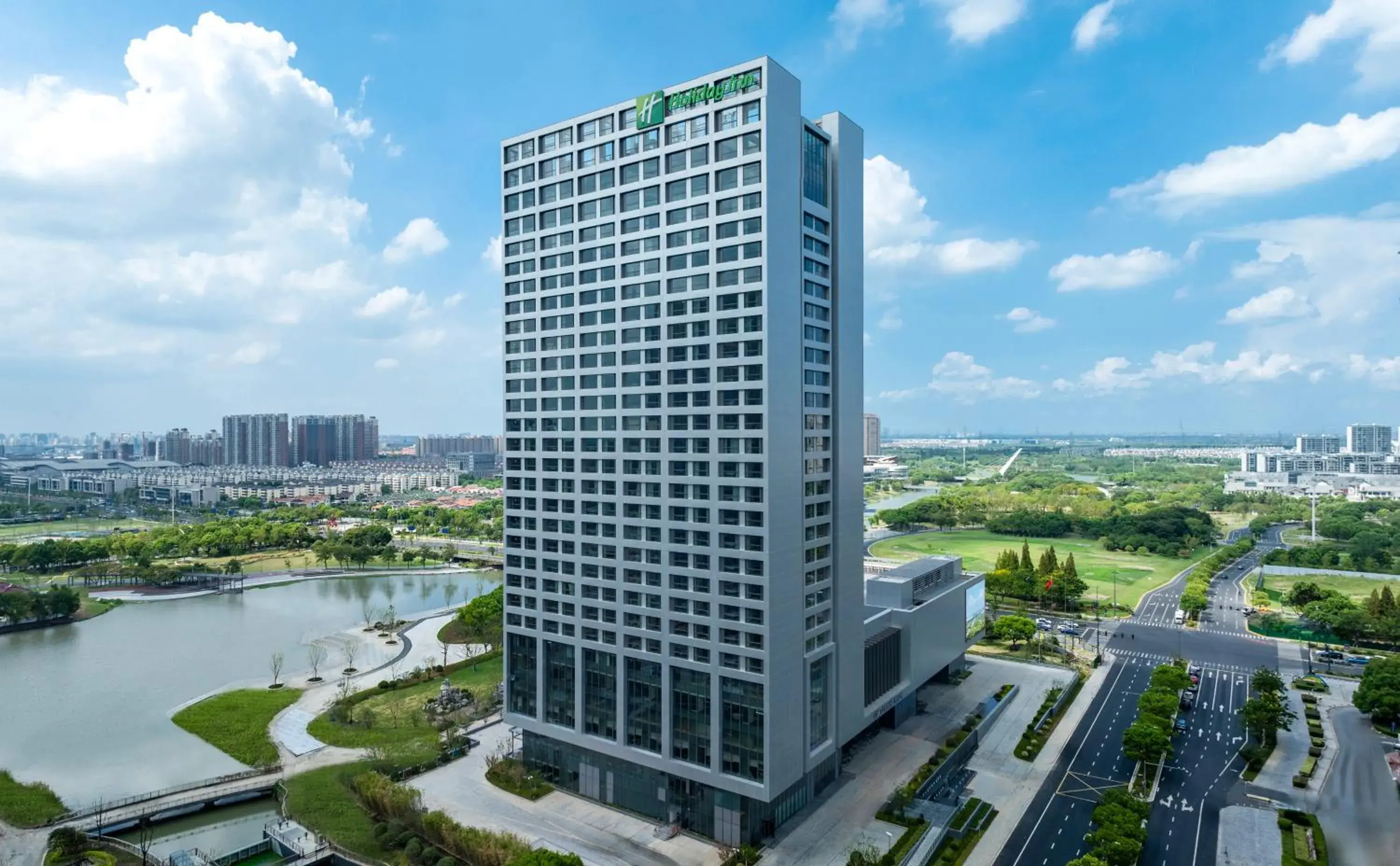Property building in Holiday Inn Kunshan East by IHG Property building in Holiday Inn Kunshan East by IHG