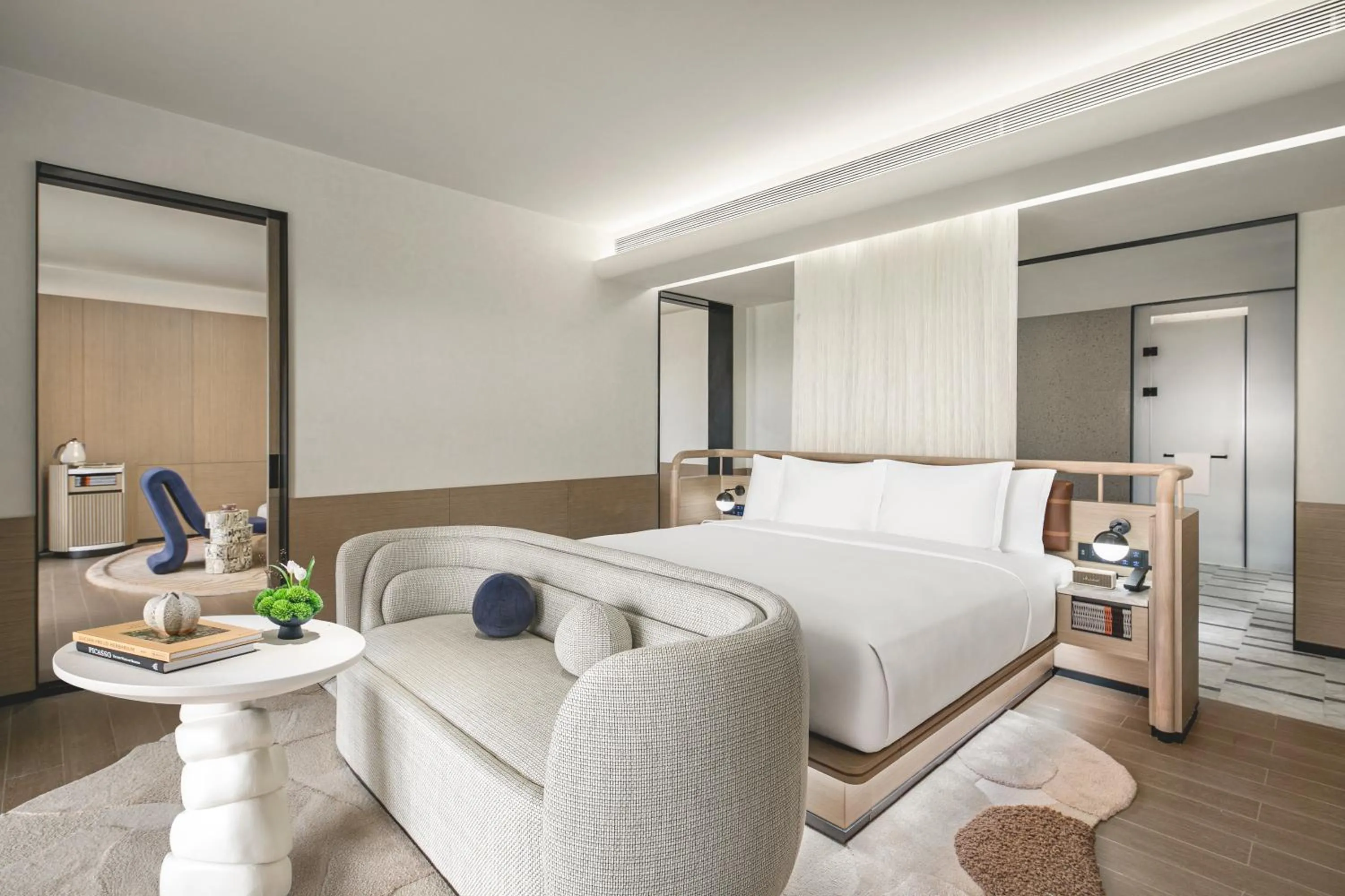 Photo of the whole room, Bed in Hotel Indigo Hainan Clear Water Bay by IHG