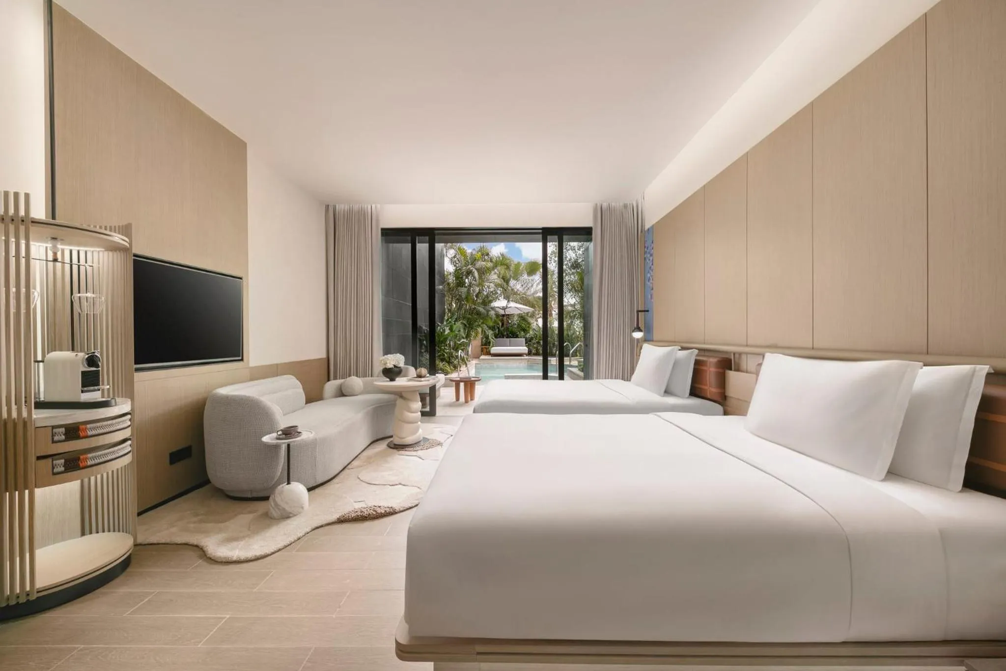 Photo of the whole room, Bed in Hotel Indigo Hainan Clear Water Bay by IHG