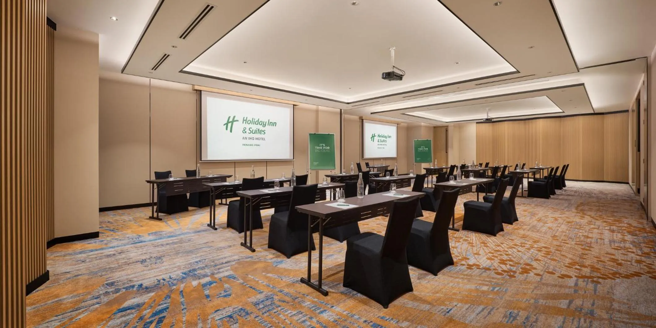 Meeting/conference room in Holiday Inn & Suites Penang Prai by IHG