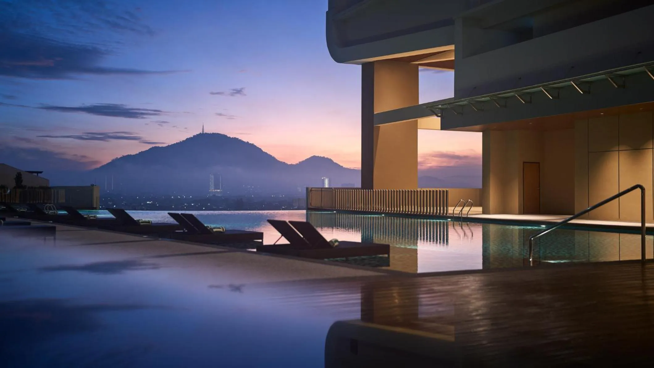 Swimming pool in Holiday Inn & Suites Penang Prai by IHG