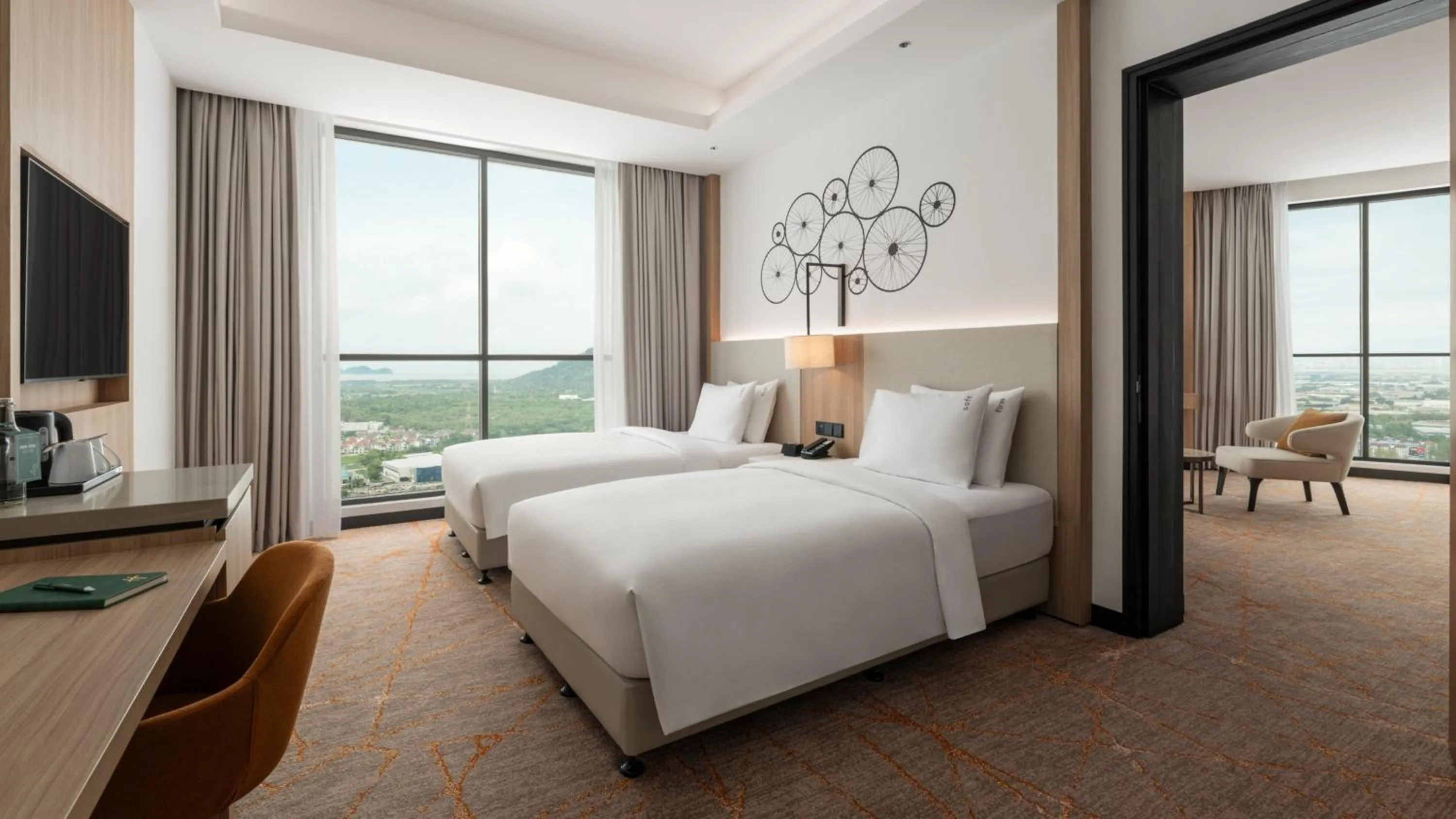 Photo of the whole room, Bed in Holiday Inn & Suites Penang Prai by IHG