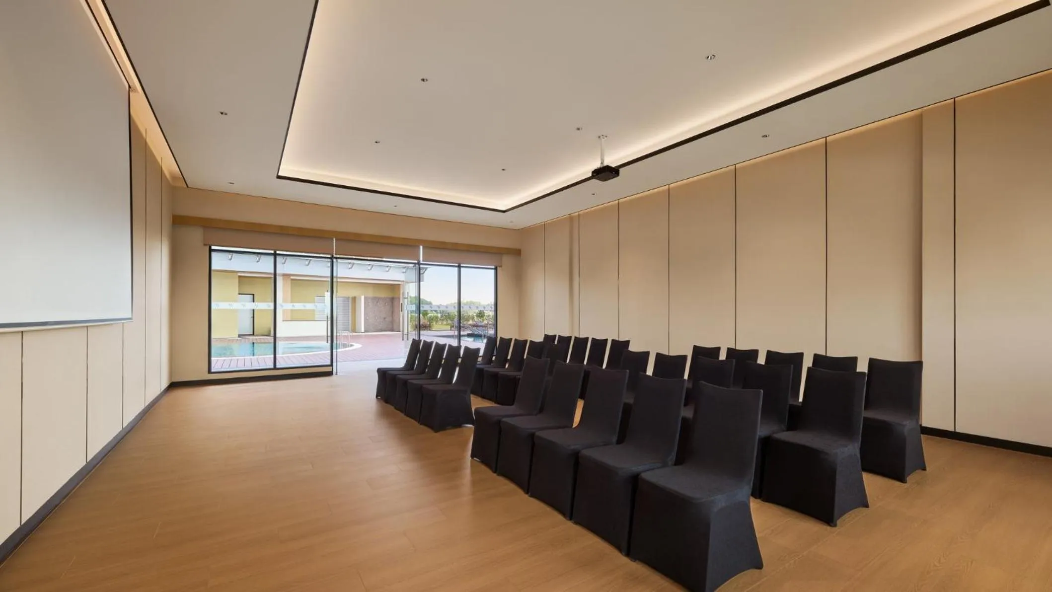 Meeting/conference room in Holiday Inn & Suites Penang Prai by IHG