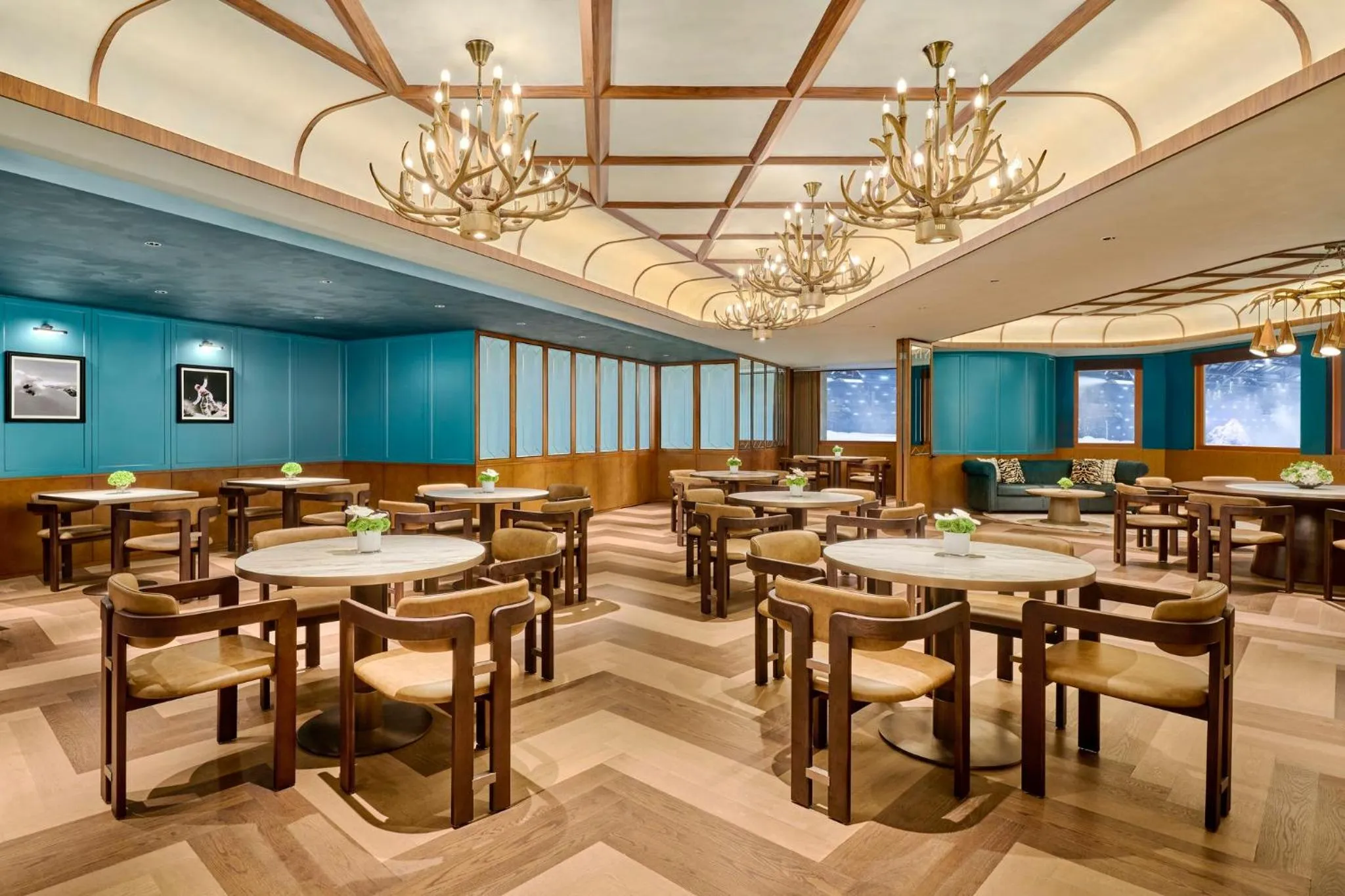 Lobby or reception in Vignette Collection Shanghai Snow World Hotel by IHG