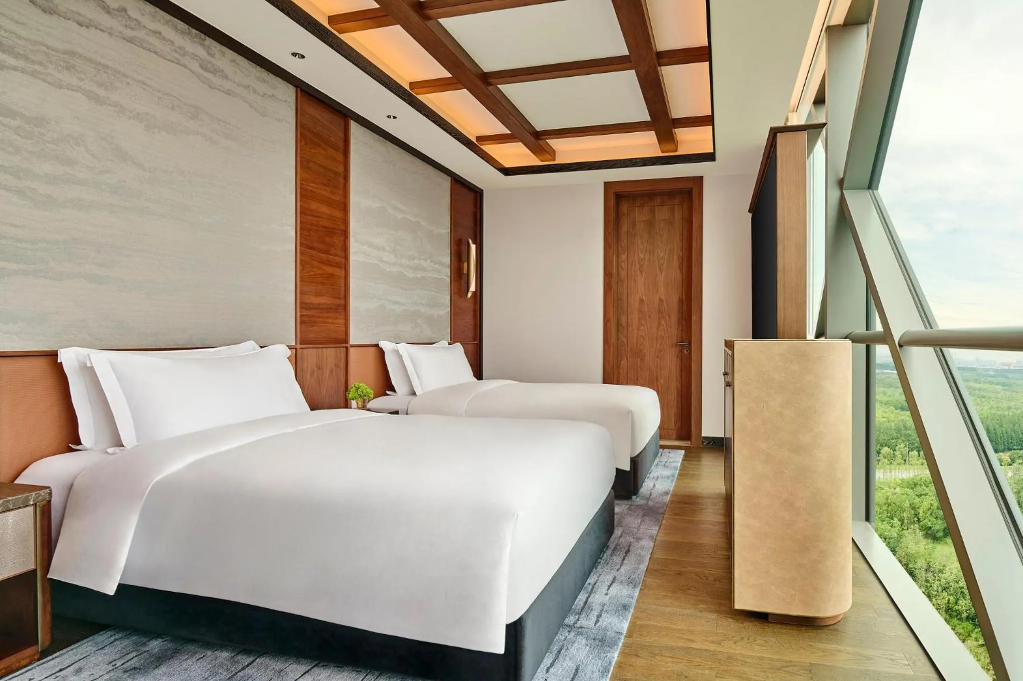 Photo of the whole room, Bed in Vignette Collection Shanghai Snow World Hotel by IHG