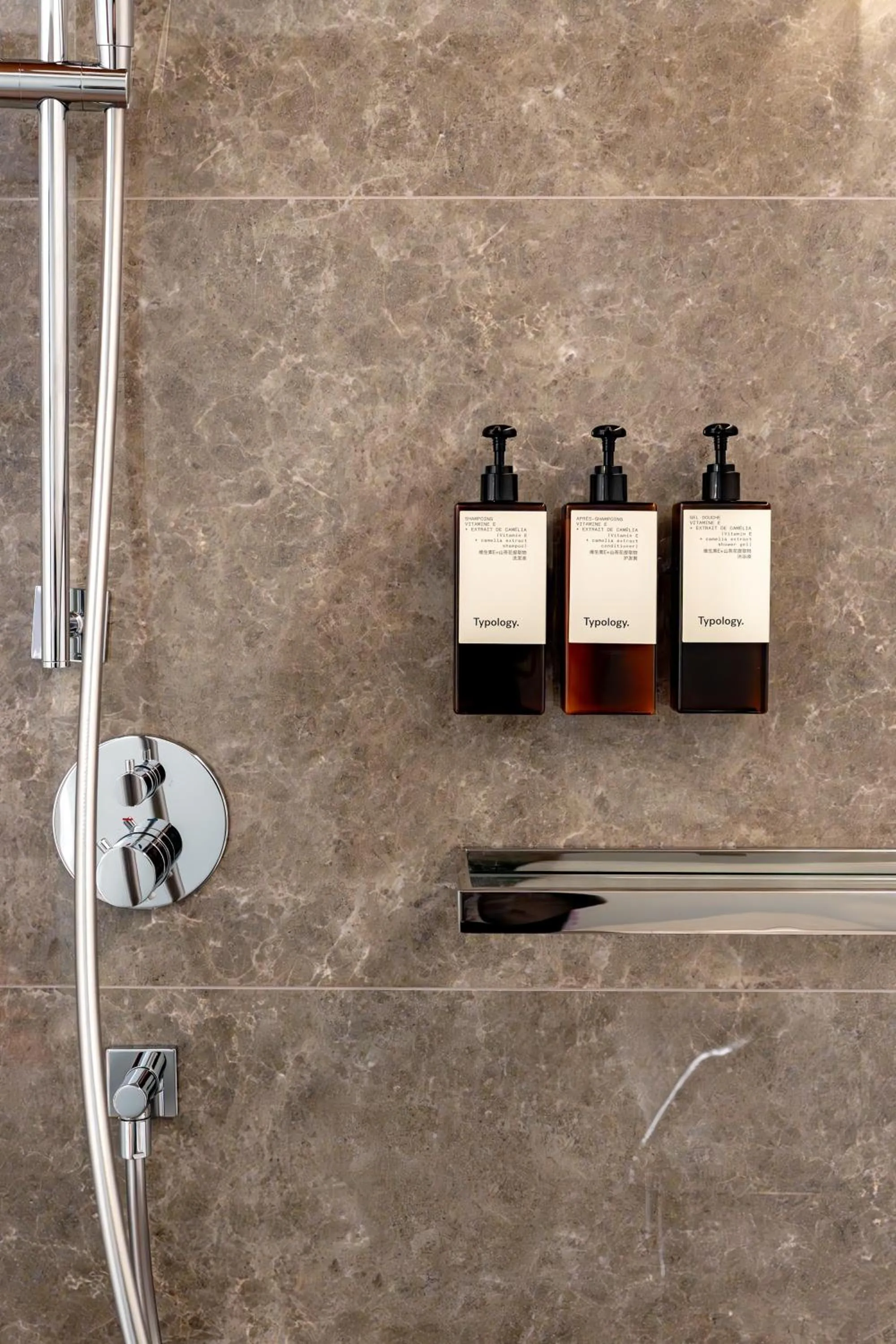 Photo of the whole room in Vignette Collection Shanghai Snow World Hotel by IHG