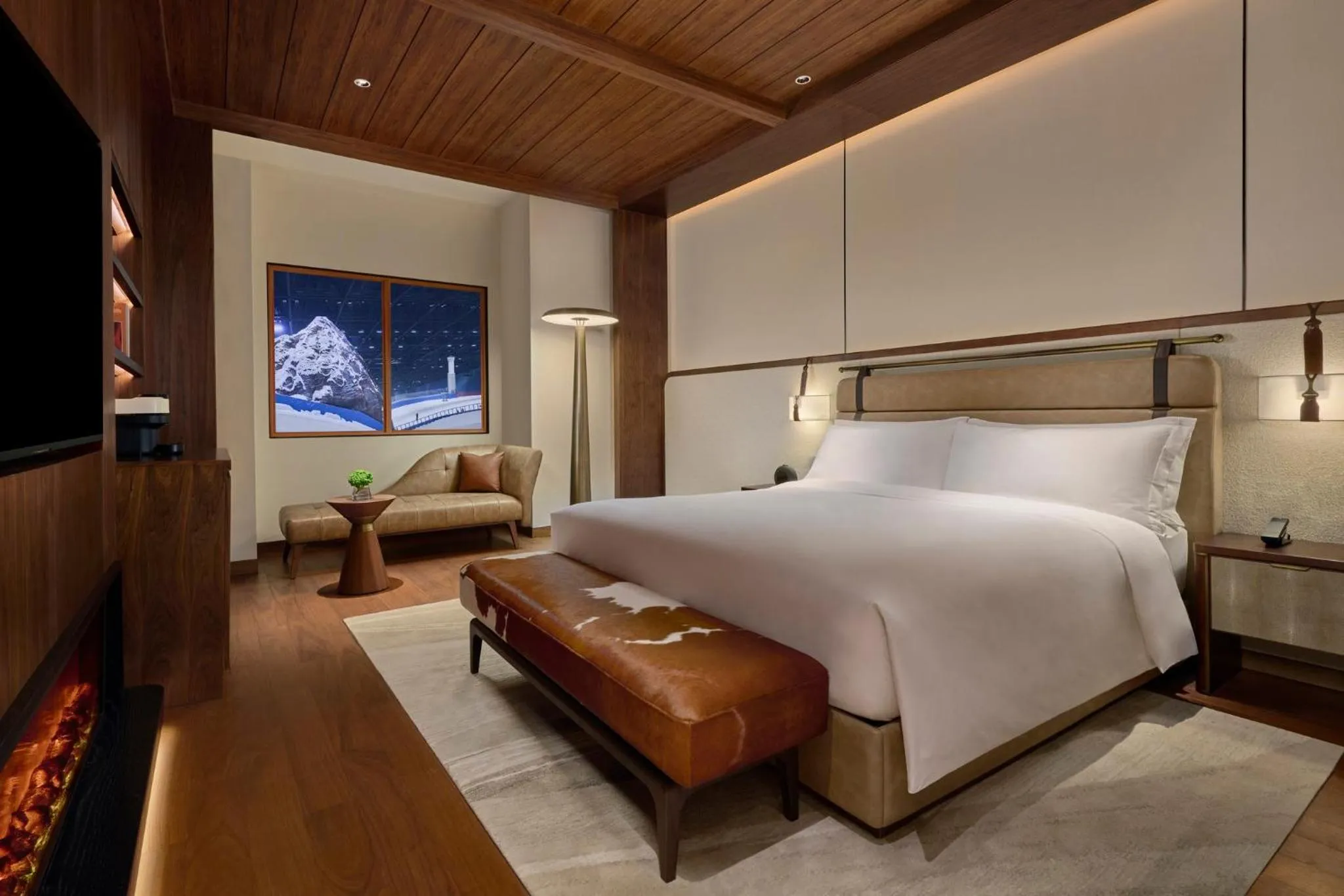 Photo of the whole room, Bed in Vignette Collection Shanghai Snow World Hotel by IHG