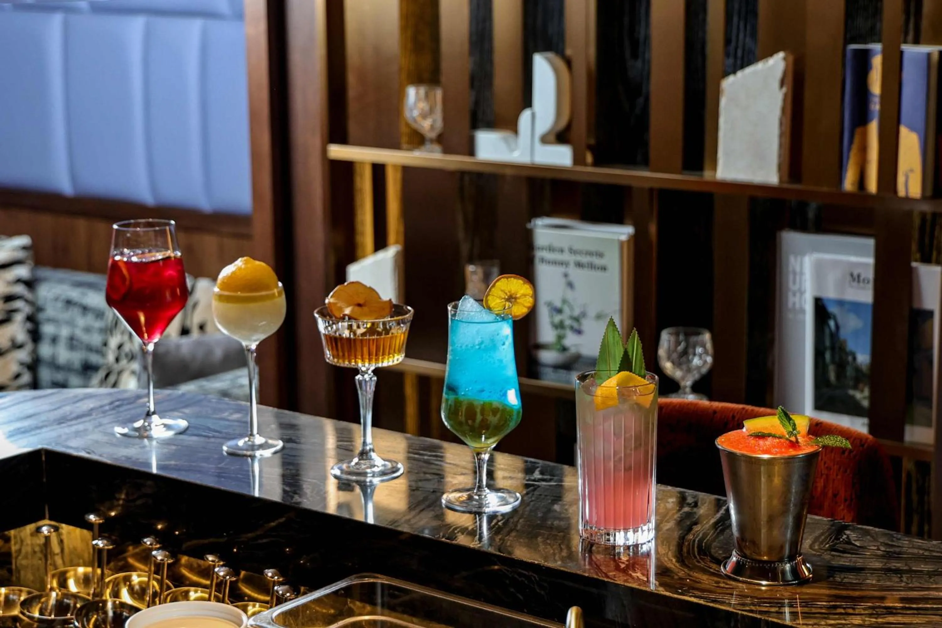 Lounge or bar in Vignette Collection Shanghai Snow World Hotel by IHG