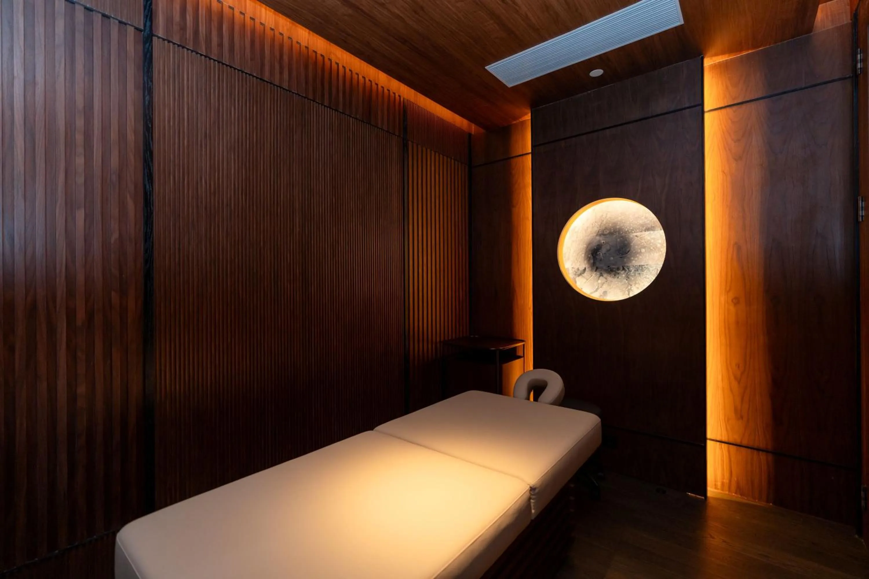 Bed in Vignette Collection Shanghai Snow World Hotel by IHG