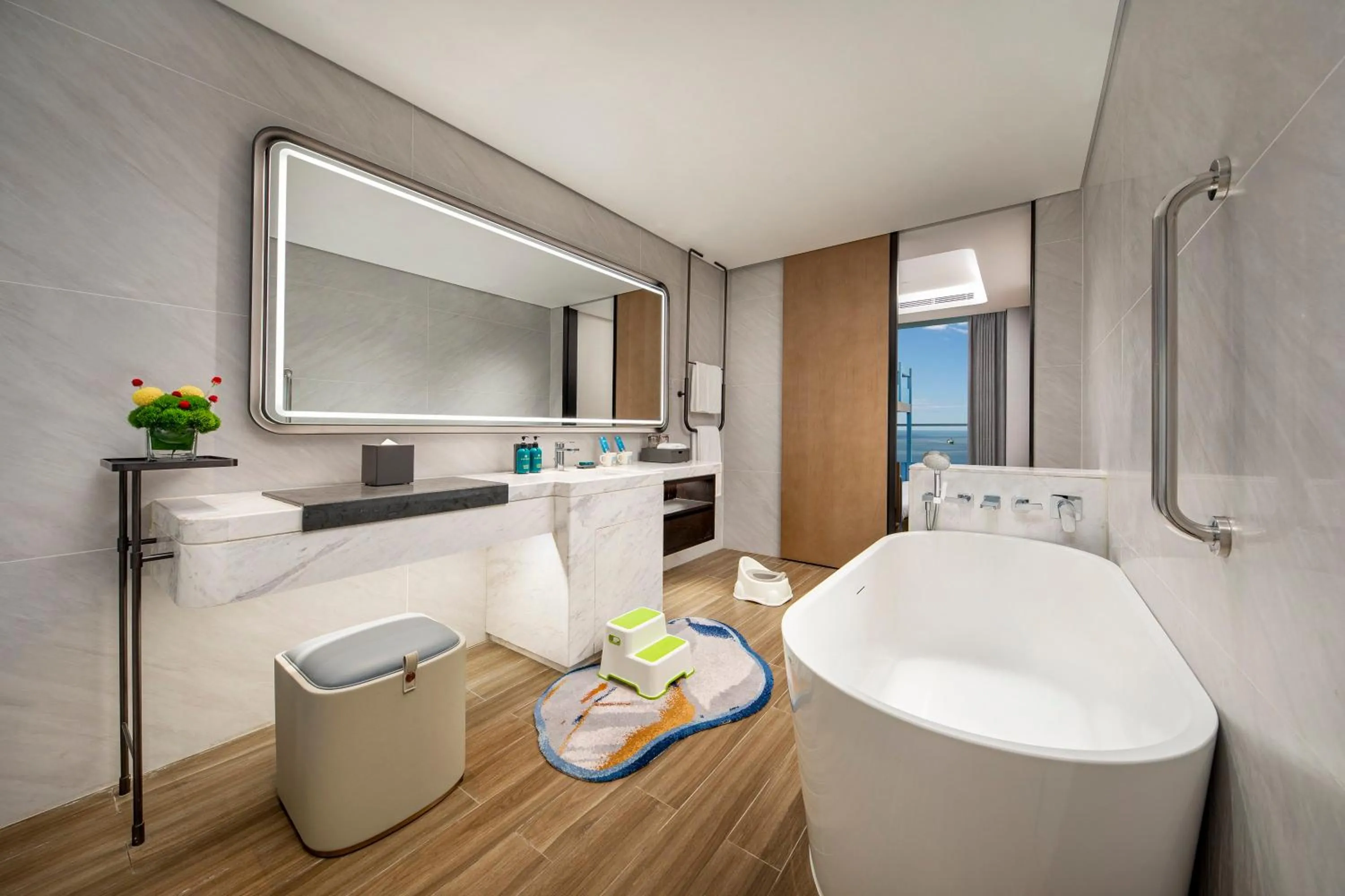 Photo of the whole room in Crowne Plaza Sanya Yazhou Bay by IHG