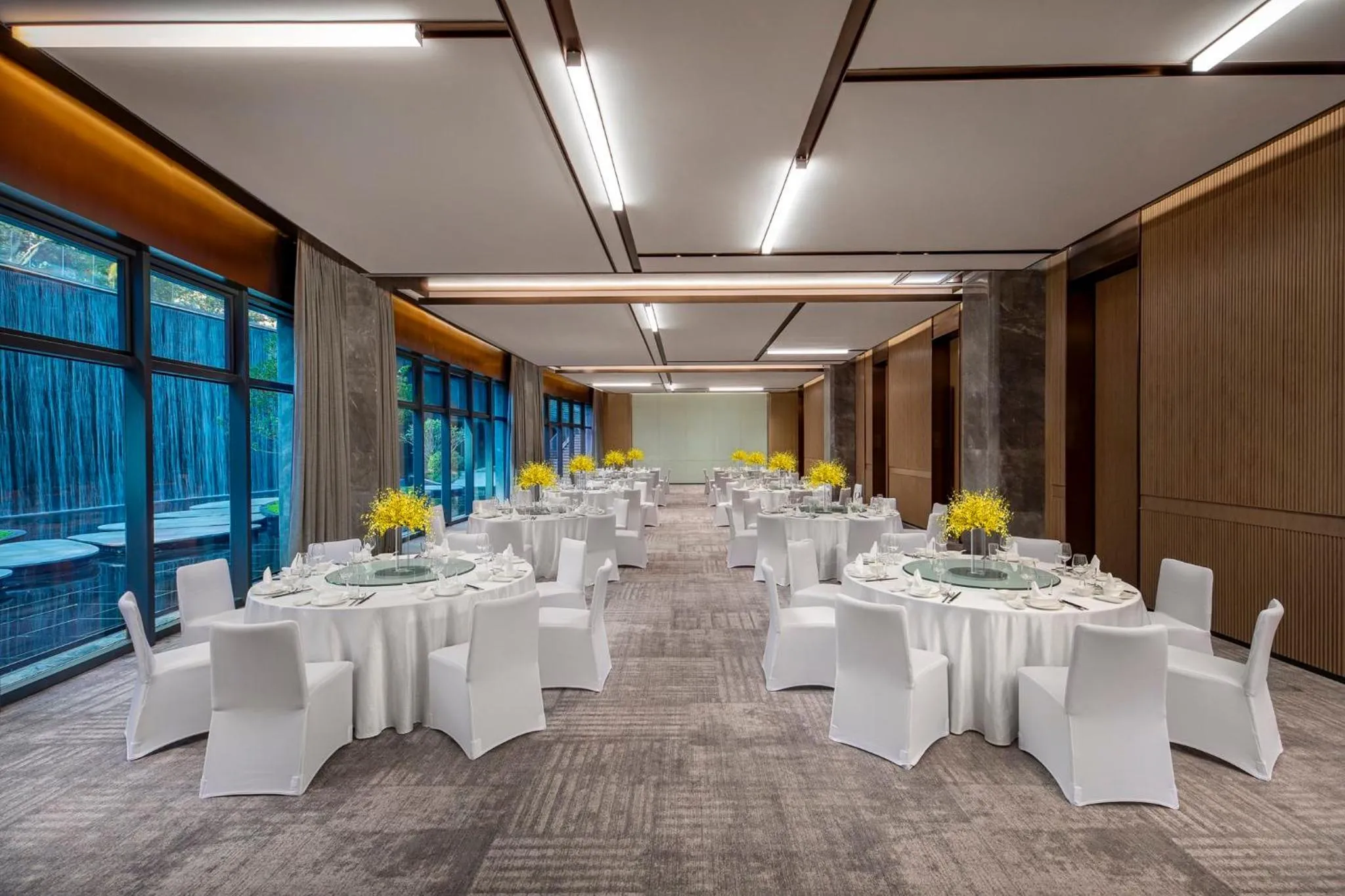 Meeting/conference room in Crowne Plaza Sanya Yazhou Bay by IHG