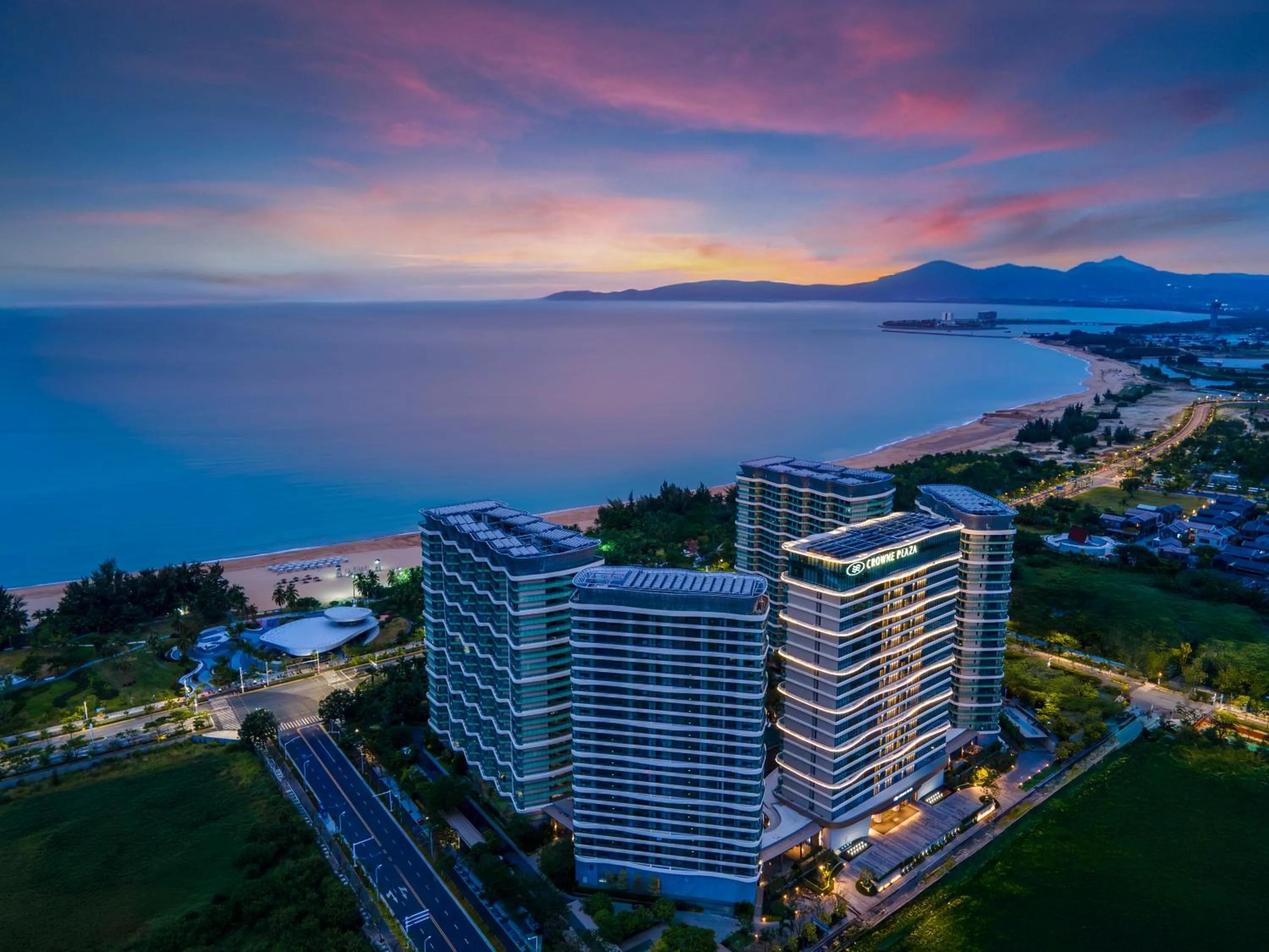 Property building in Crowne Plaza Sanya Yazhou Bay by IHG