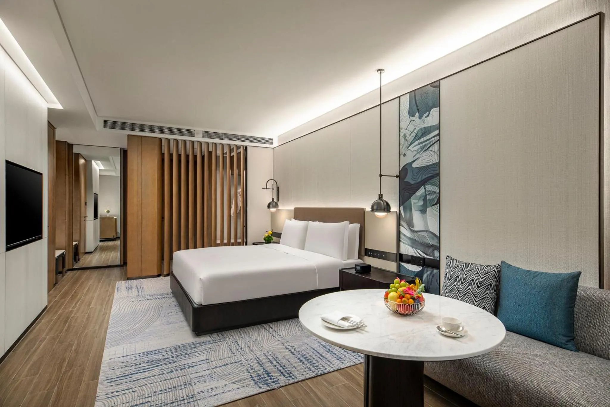 Photo of the whole room, Bed in Crowne Plaza Sanya Yazhou Bay by IHG