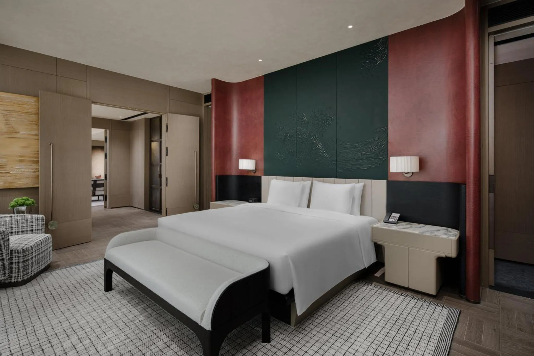 Bedroom, Bed in HUALUXE Shenzhen Bao'an