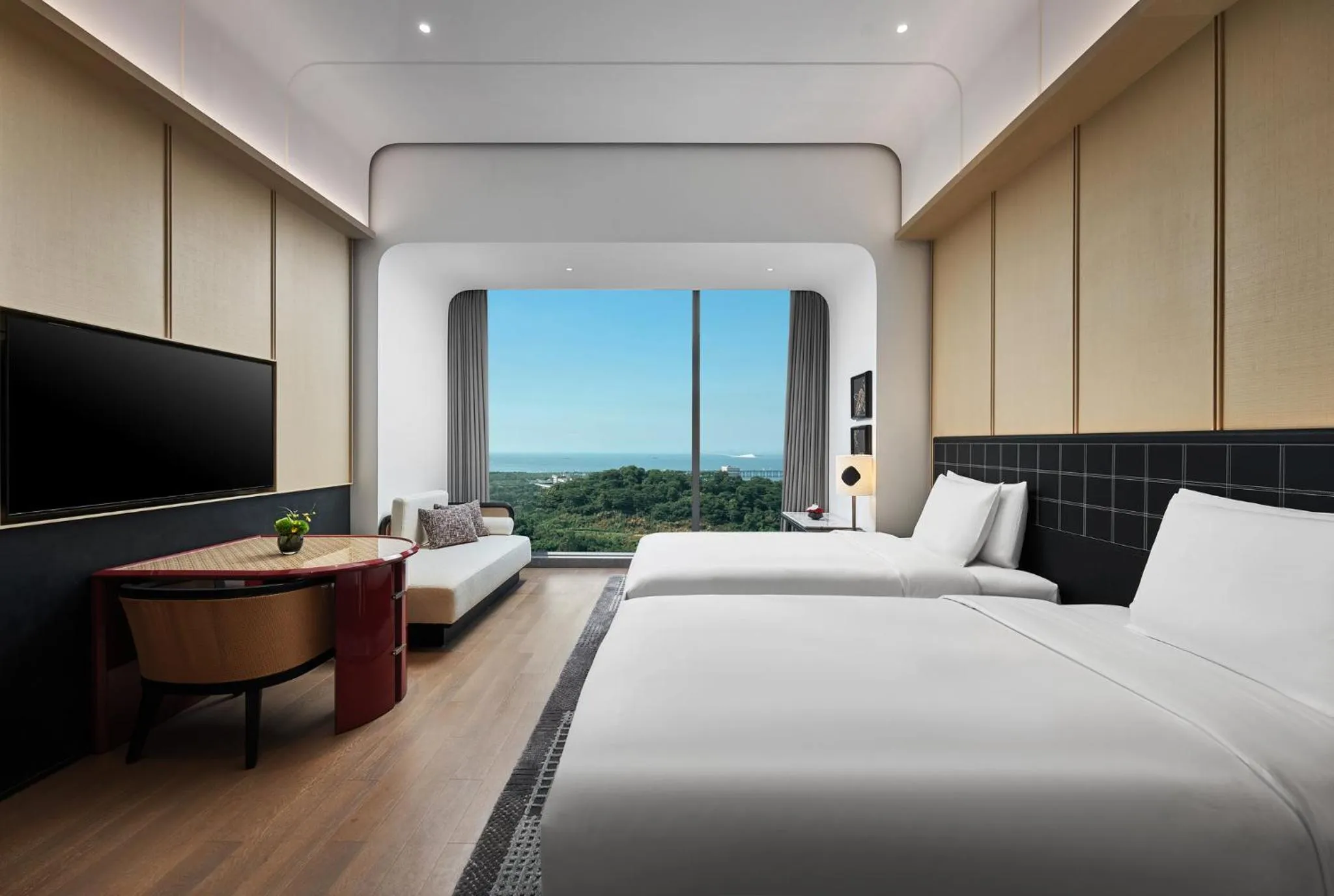 Photo of the whole room, Bed in HUALUXE Shenzhen Bao'an