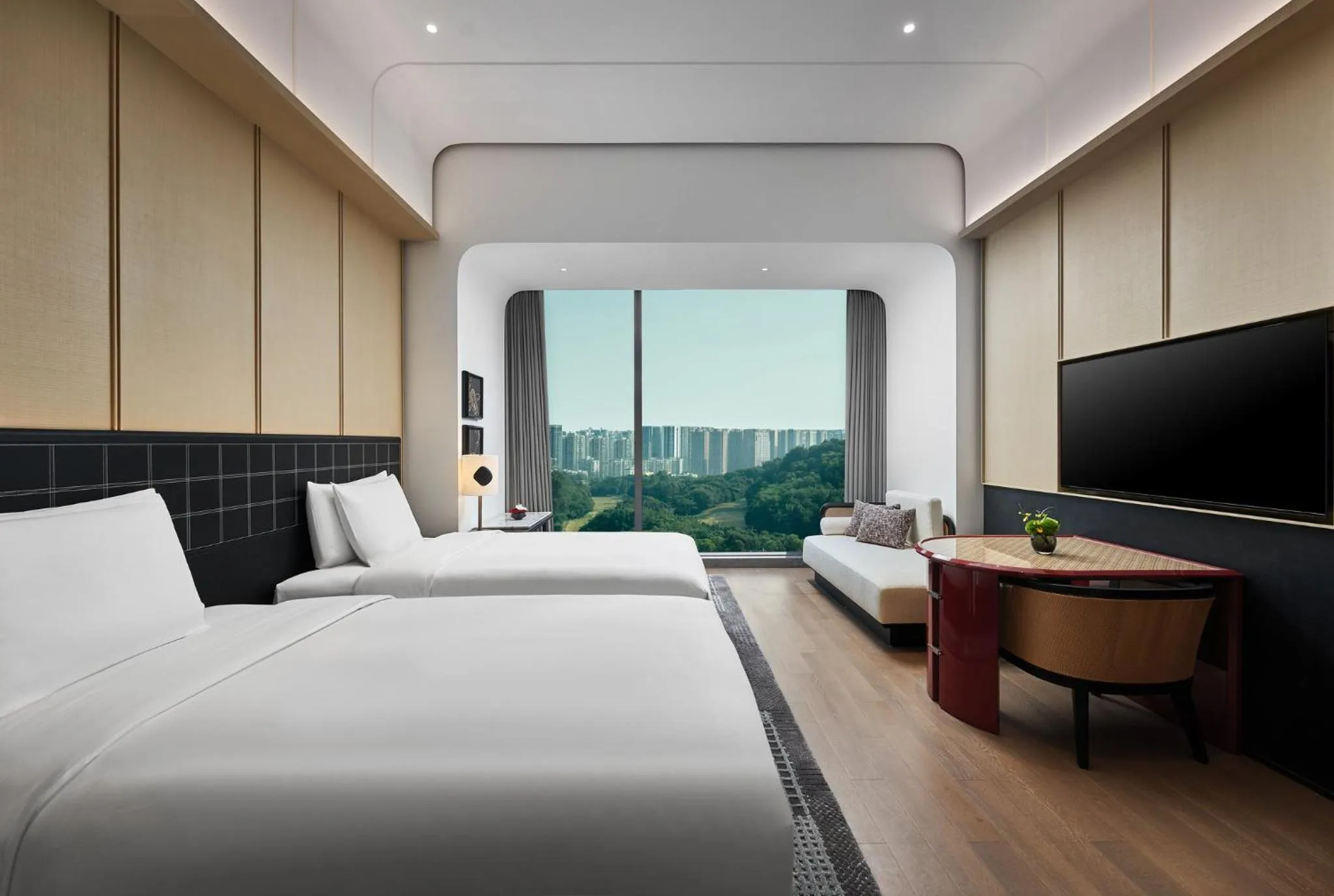 Photo of the whole room, Bed in HUALUXE Shenzhen Bao'an