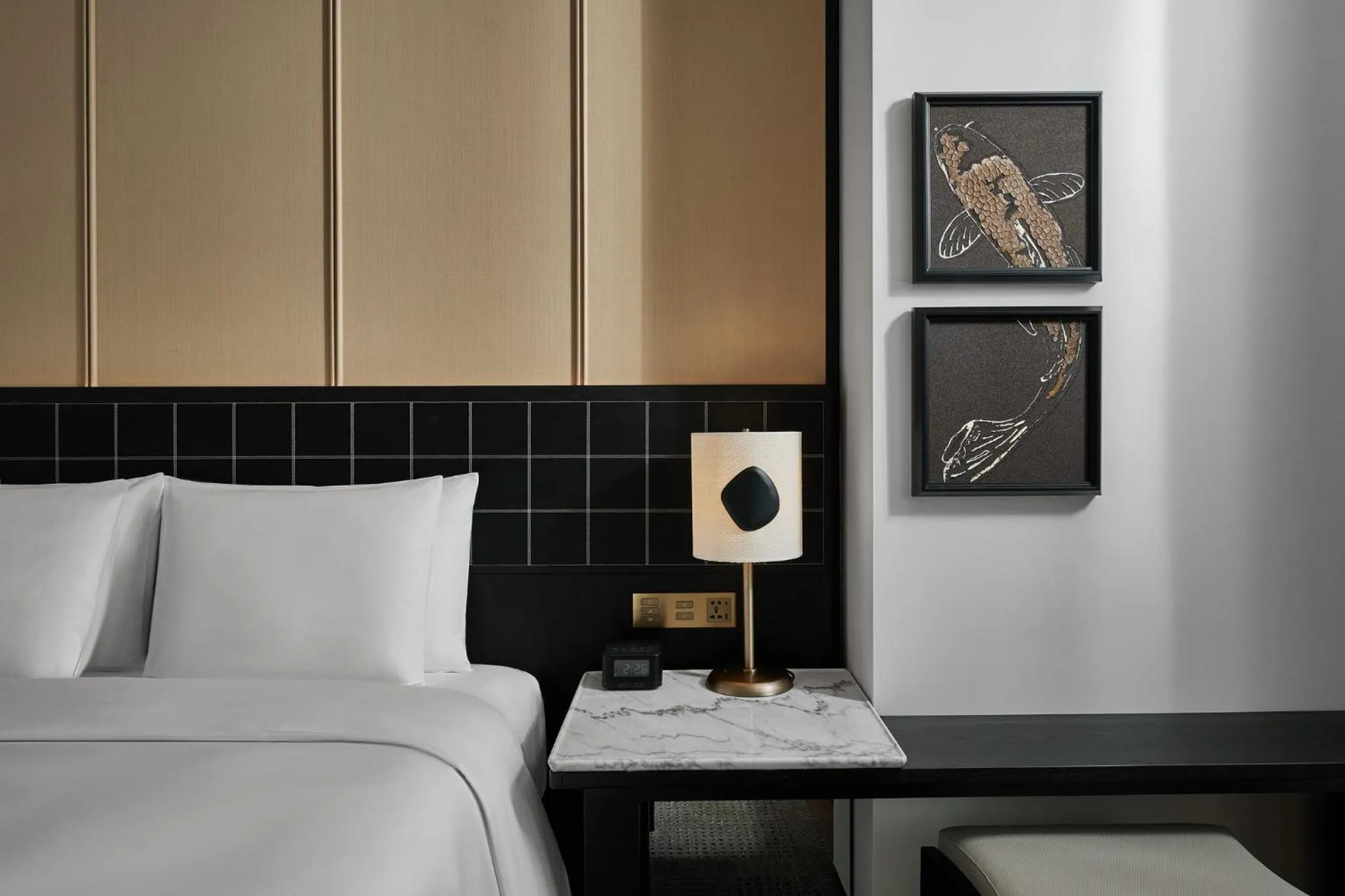 Photo of the whole room, Bed in HUALUXE Shenzhen Bao'an