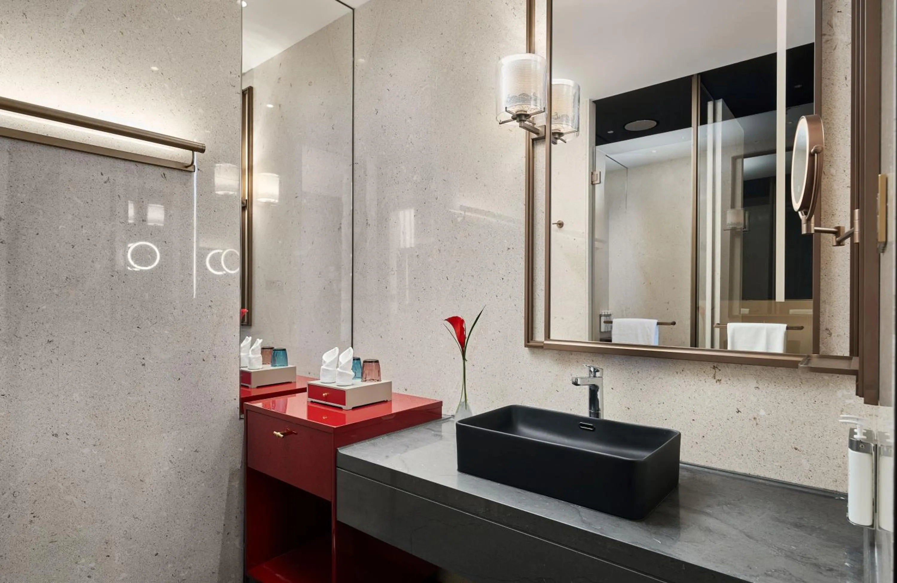 Toilet in HUALUXE Shenzhen Bao'an