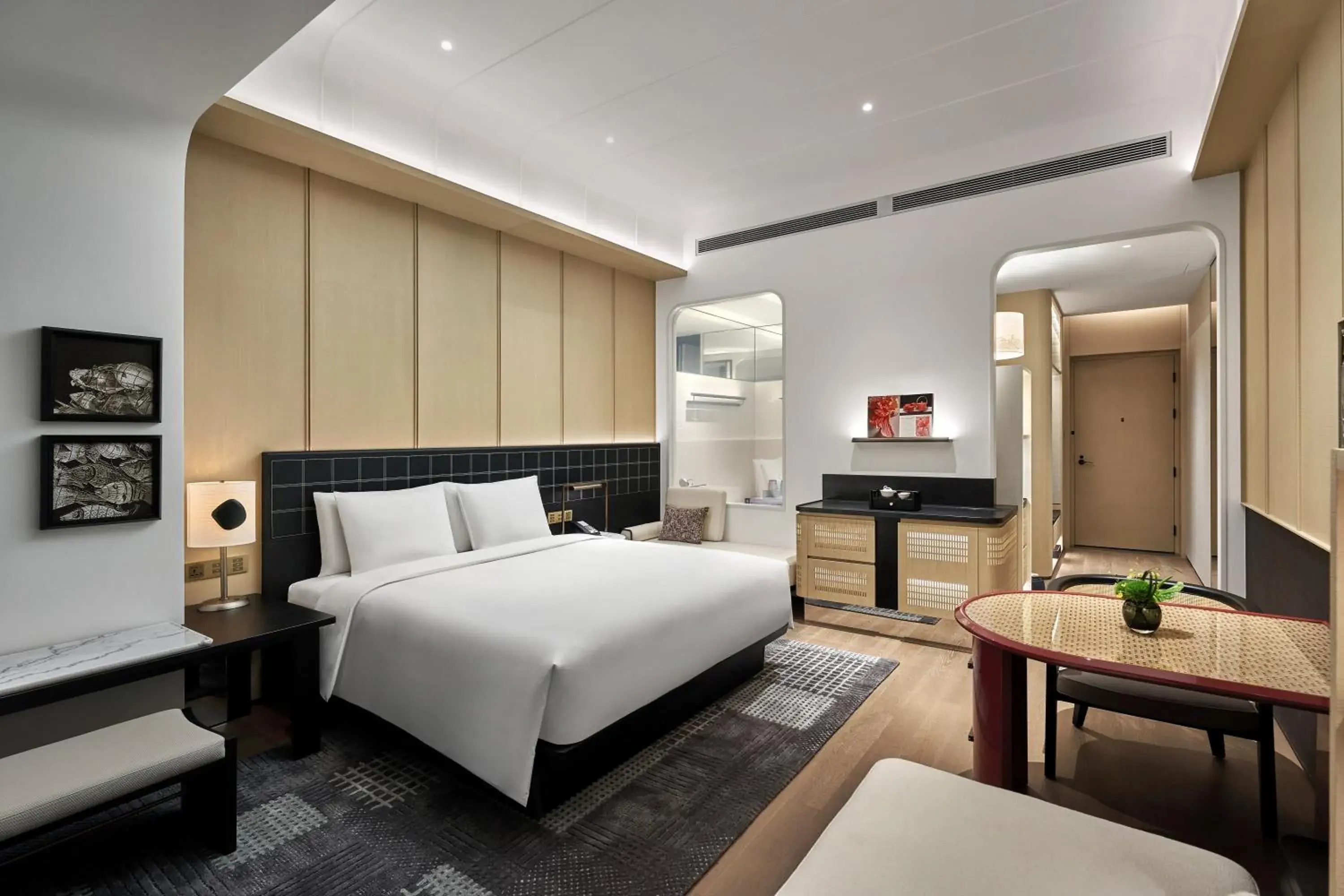 Photo of the whole room, Bed in HUALUXE Shenzhen Bao'an Photo of the whole room, Bed in HUALUXE Shenzhen Bao'an