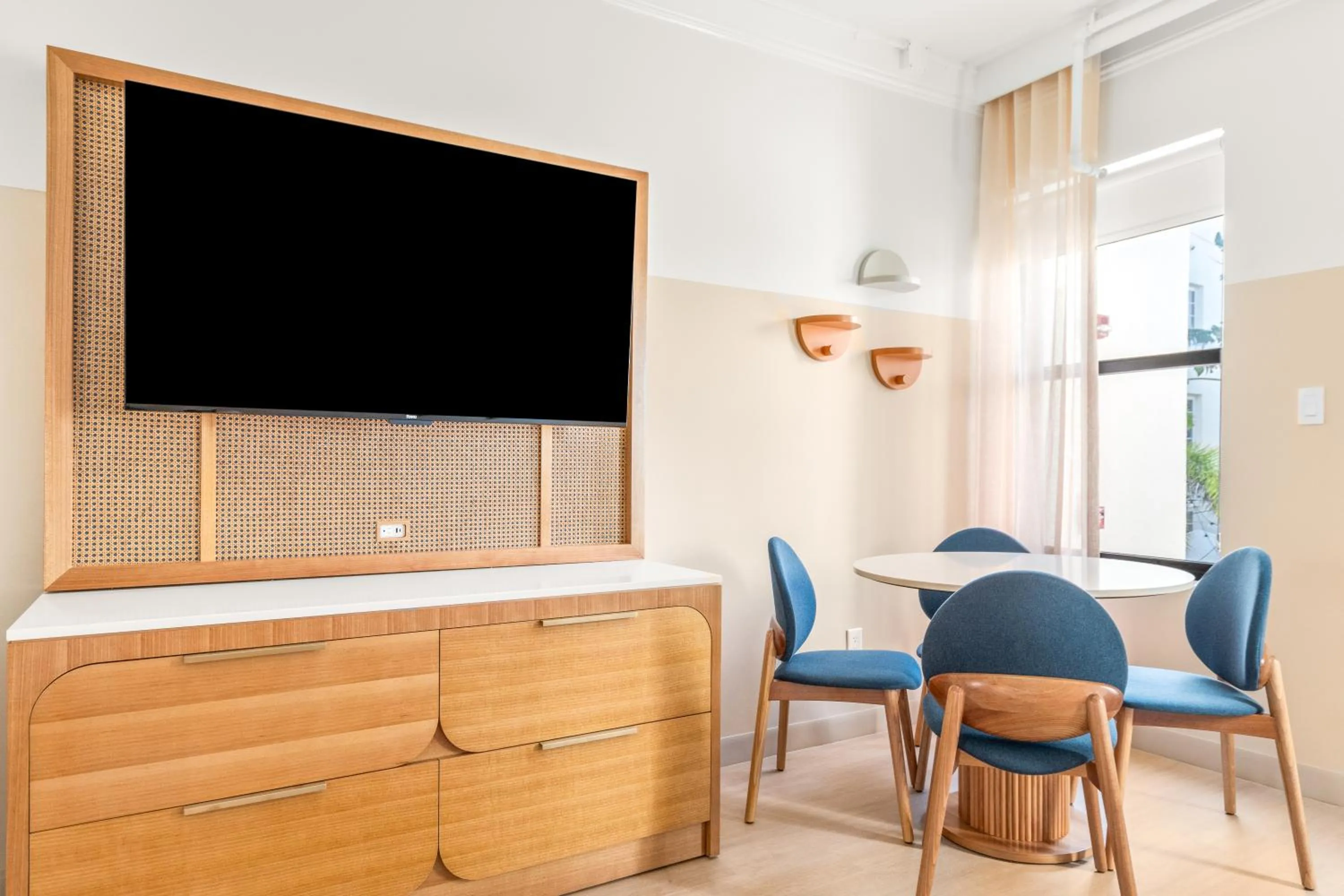 TV and multimedia in Beach Plaza