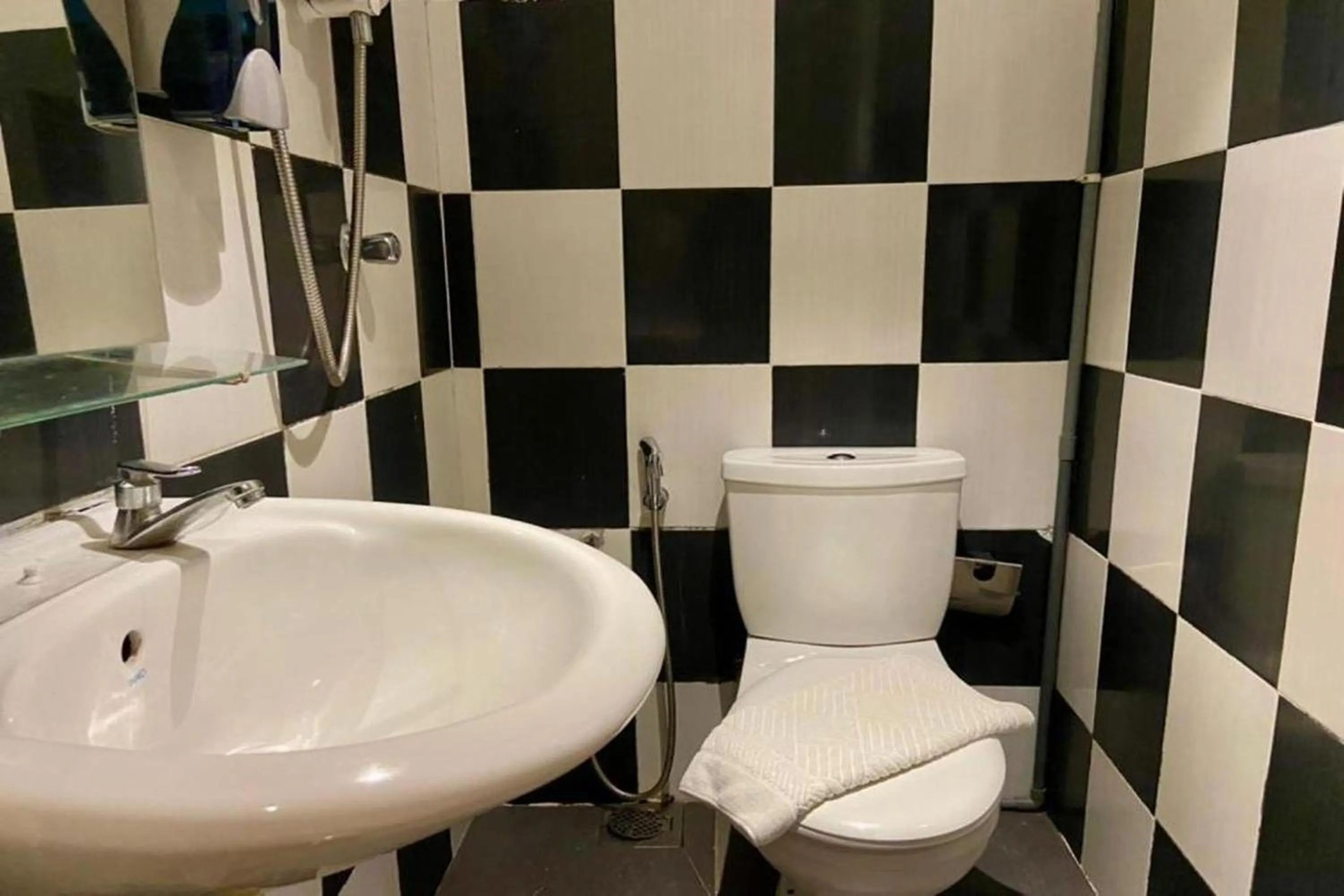 Bathroom in Hotel Dlima House Bukit Bintang