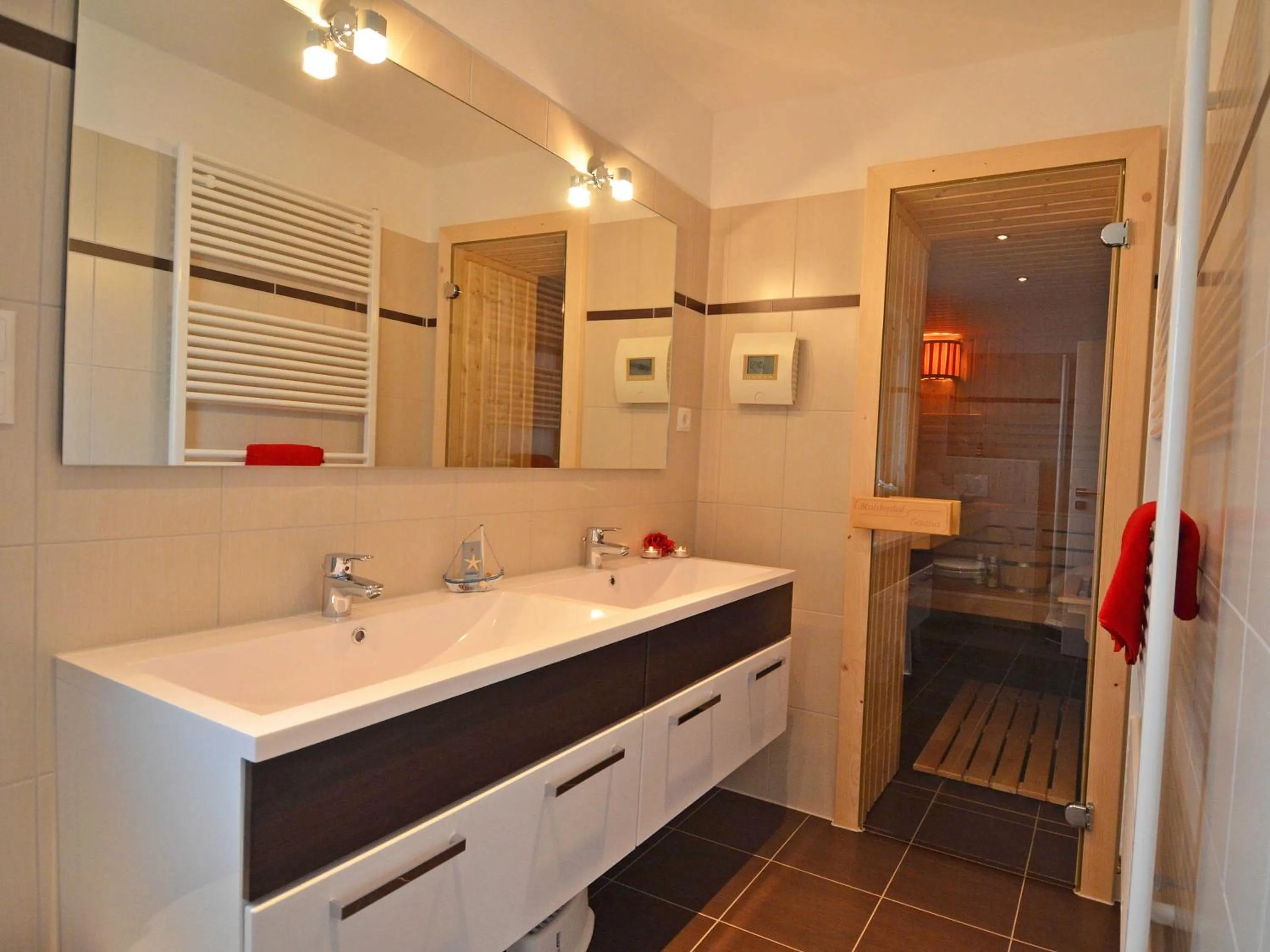 Bathroom in Strandhus Sellin - Apt. 02