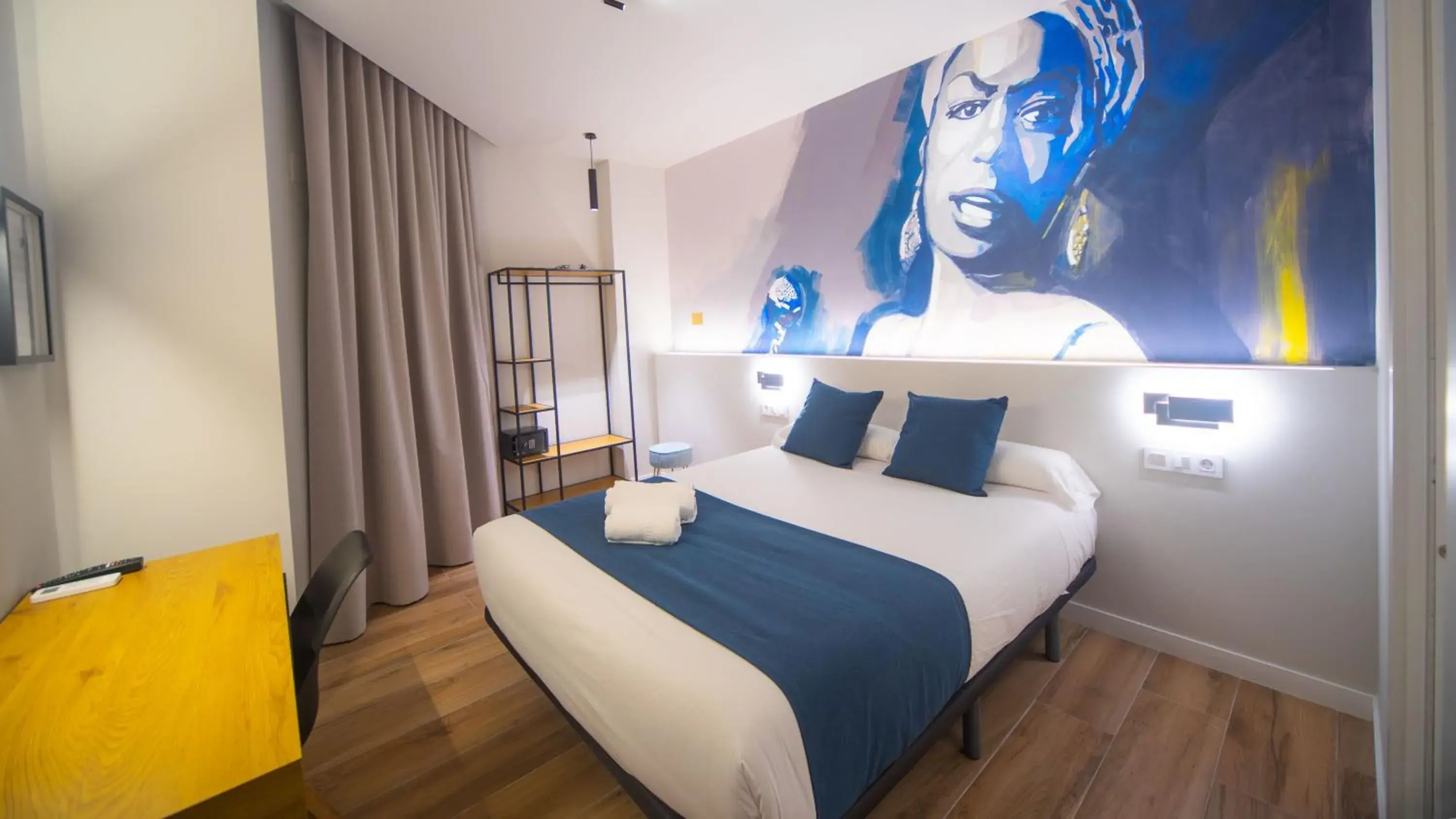 Double Room in Hotel Sleep Turia music & art Double Room in Hotel Sleep Turia music & art