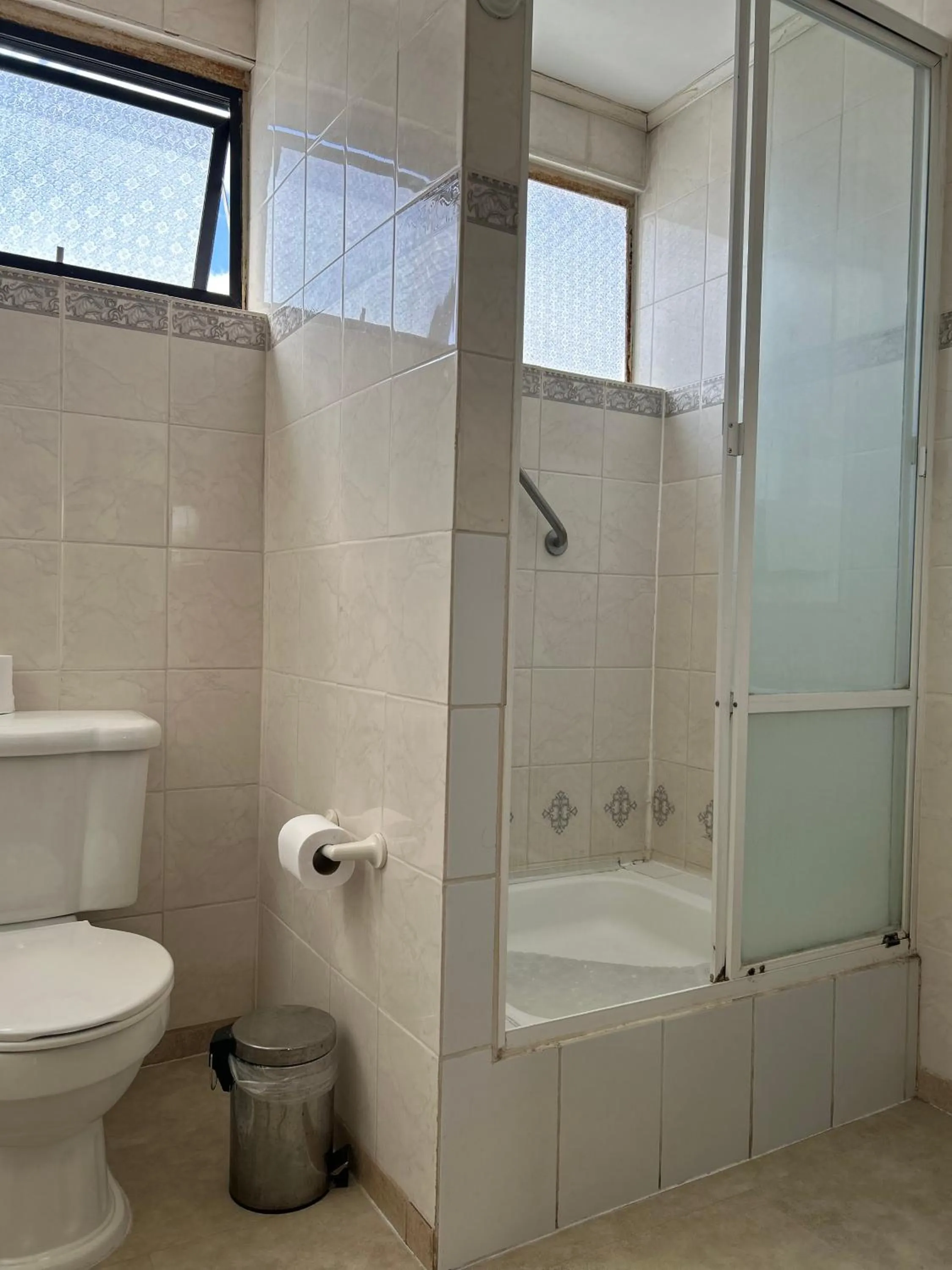 Shower in Hostal Don Guillermo