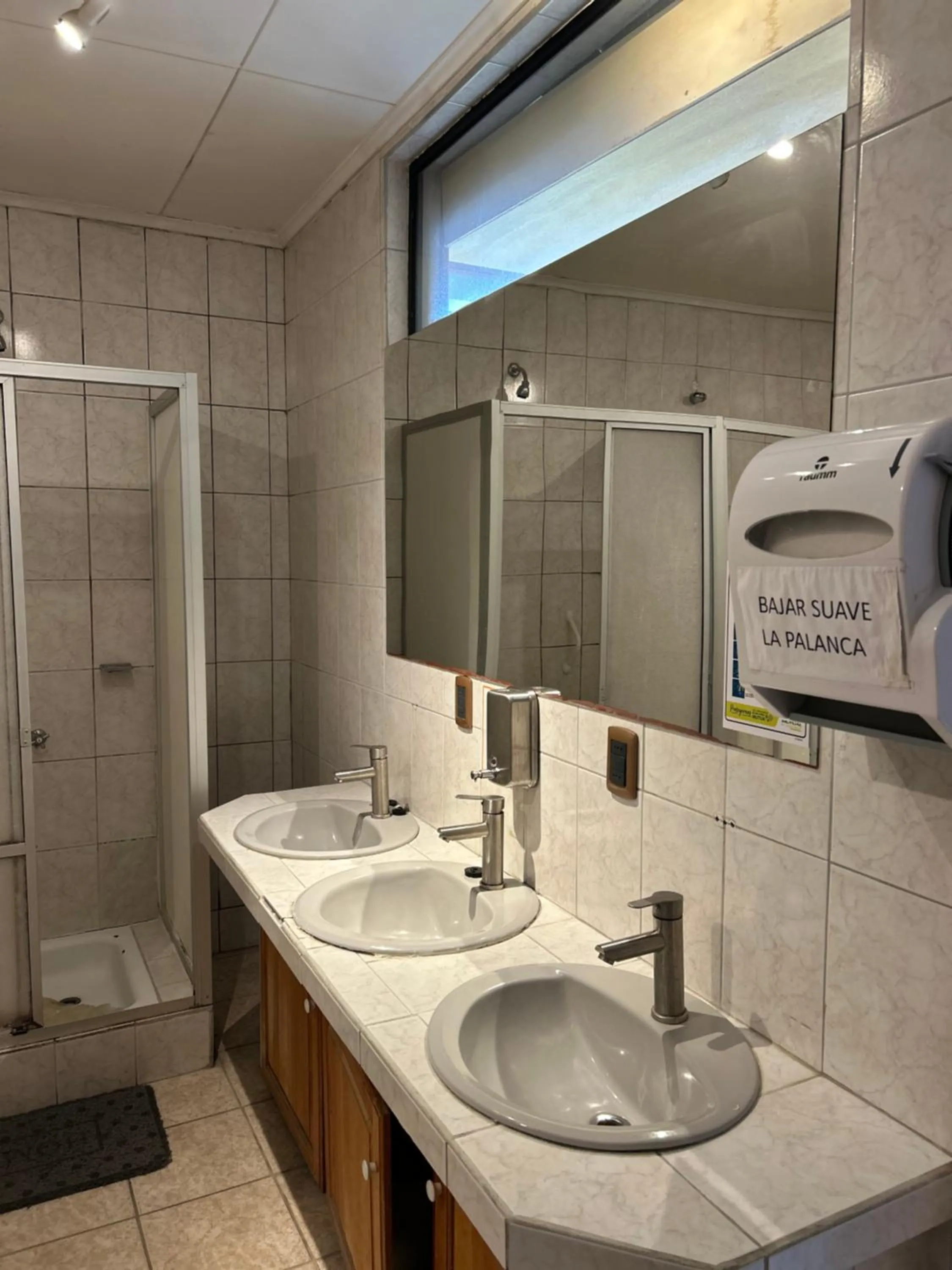 Shower in Hostal Don Guillermo