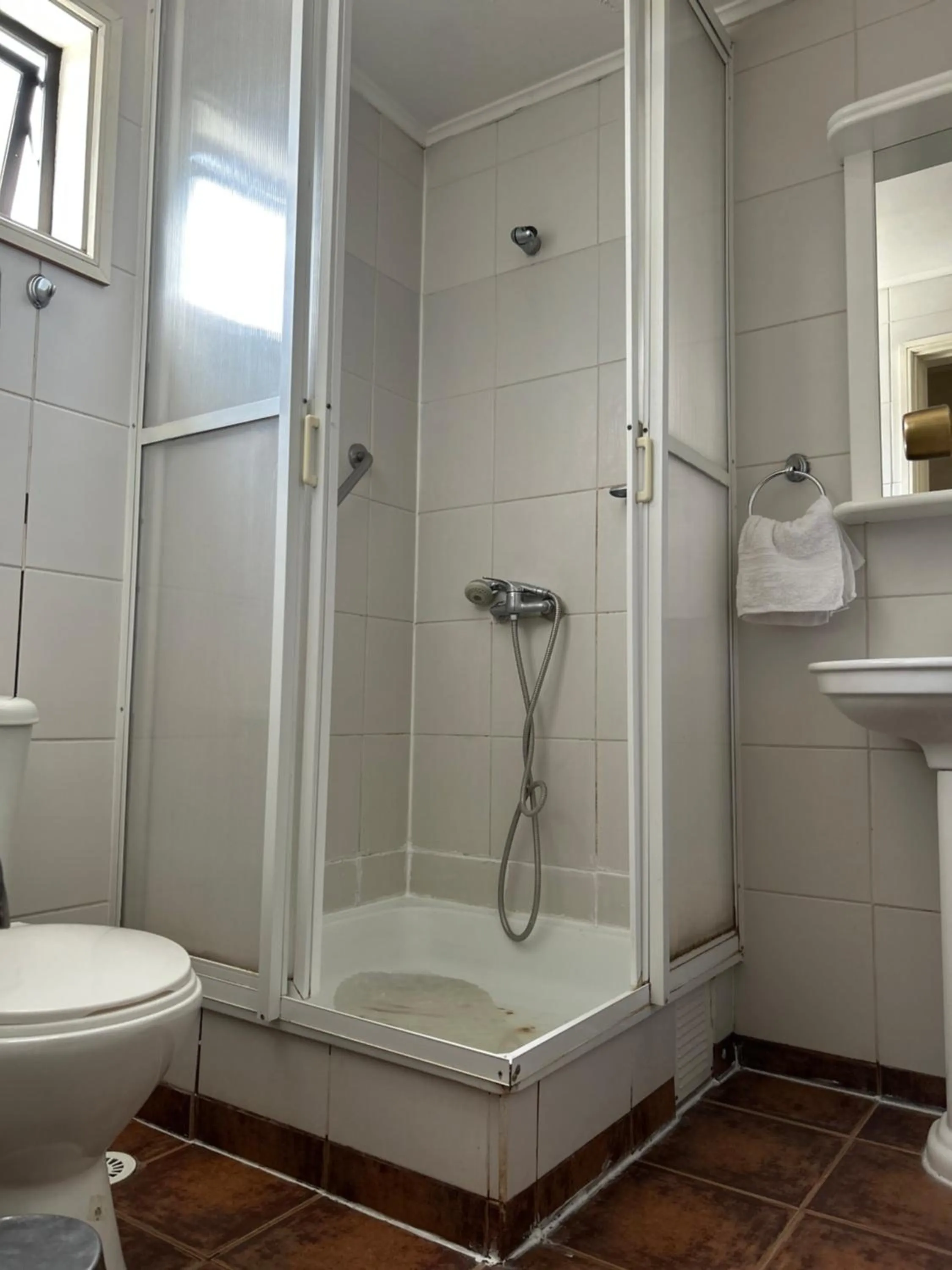 Shower in Hostal Don Guillermo