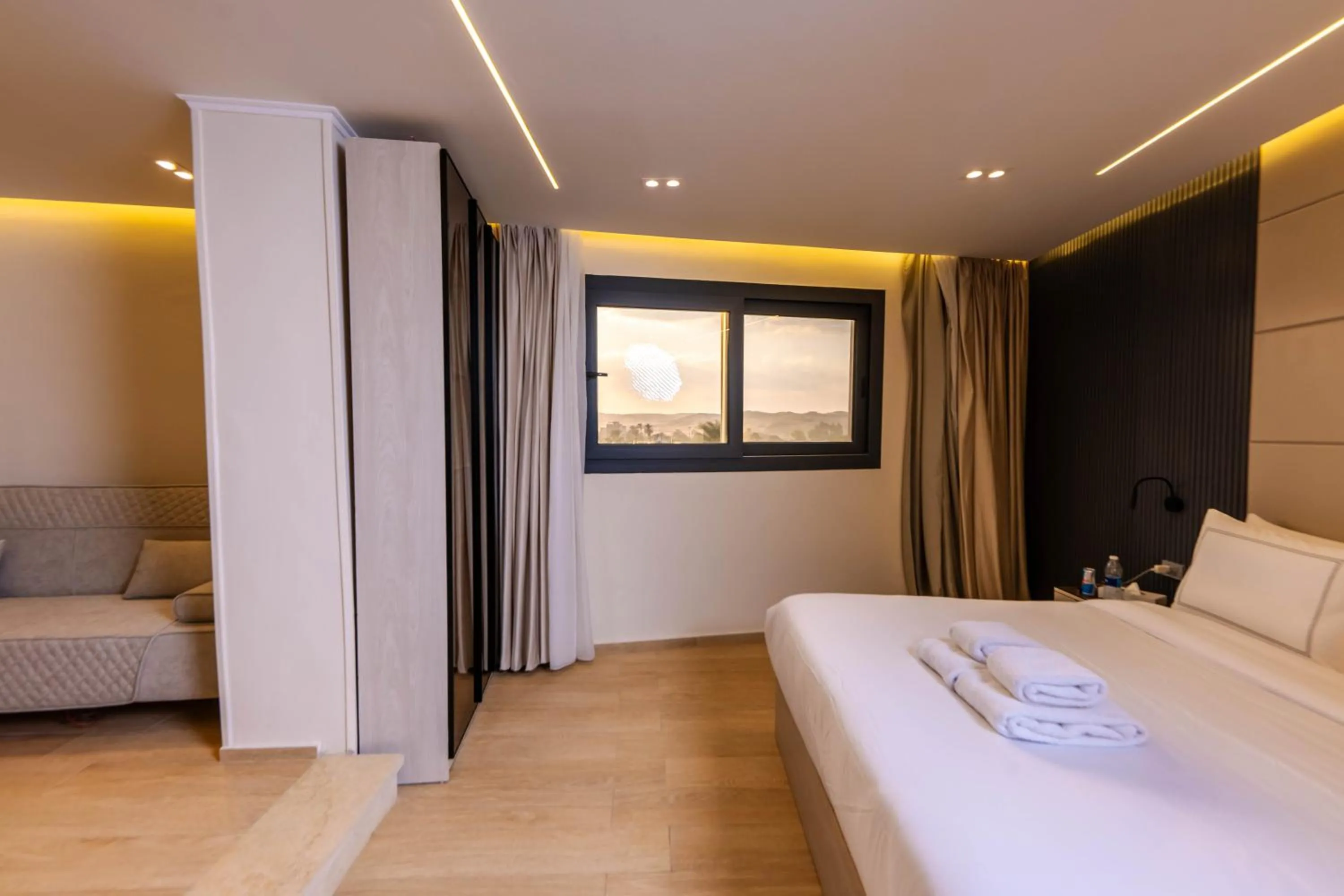 Bedroom, Bed in Remal Pyramids Hotel