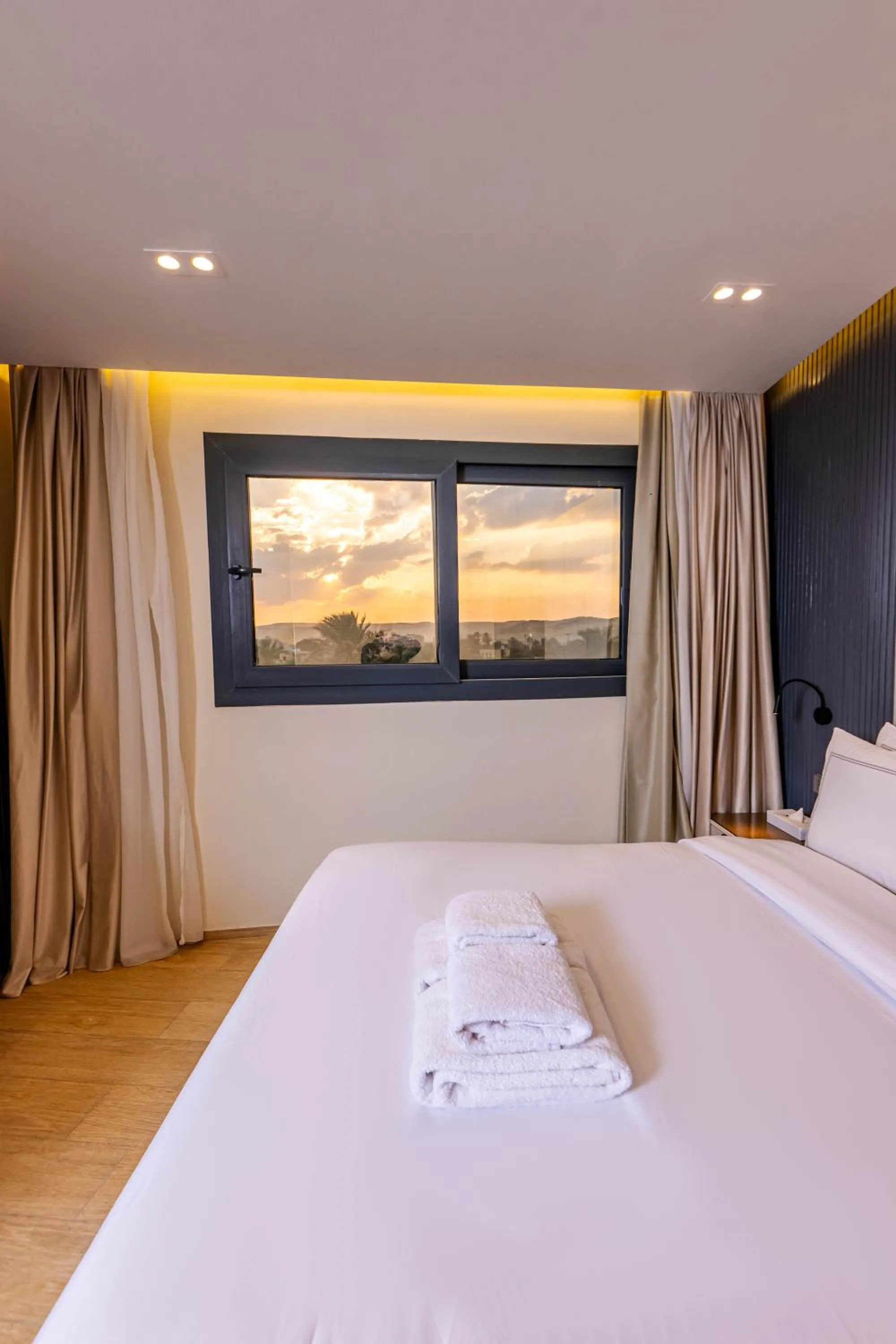 Bedroom, Bed in Remal Pyramids Hotel