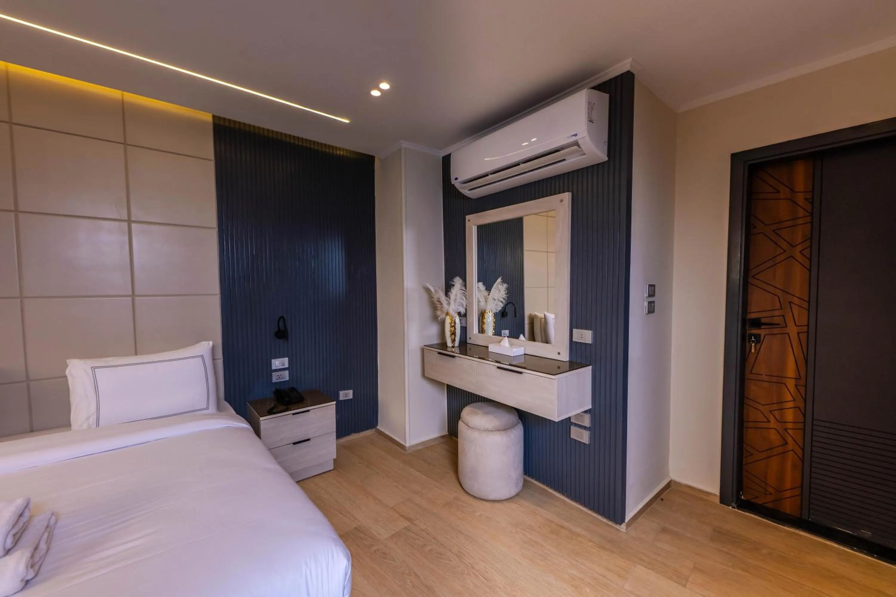 Photo of the whole room, Bed in Remal Pyramids Hotel