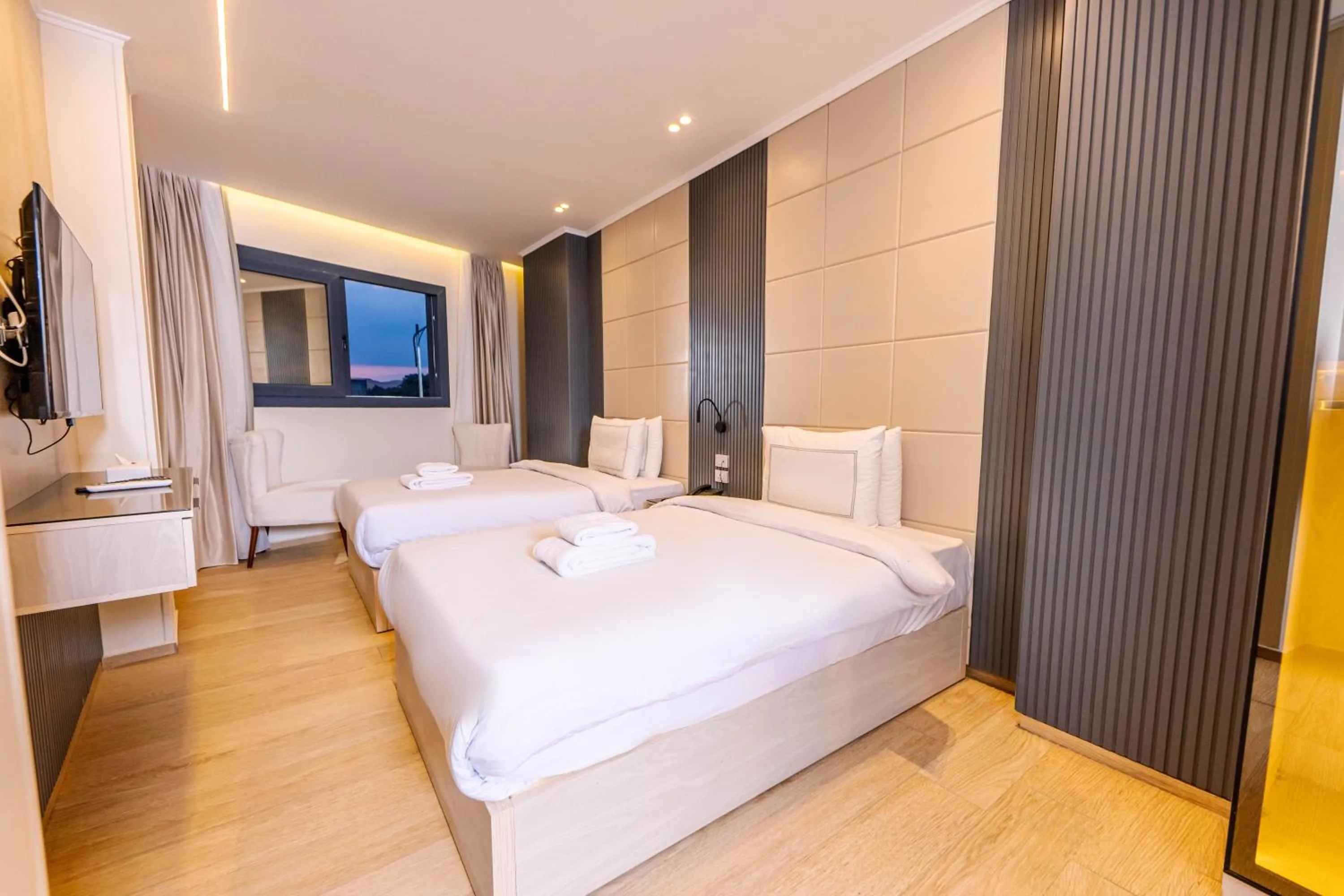 Bedroom, Bed in Remal Pyramids Hotel