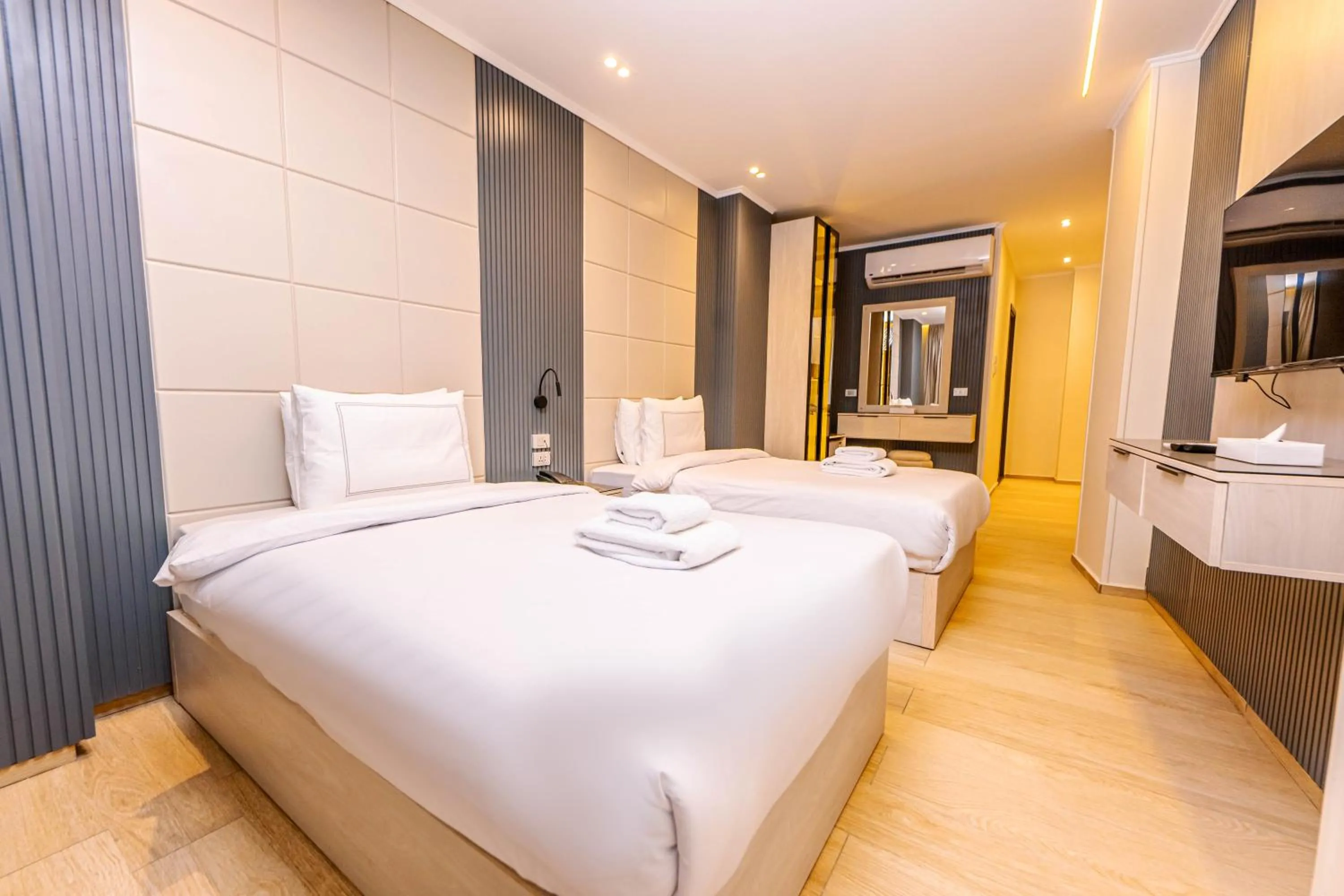 Bedroom, Bed in Remal Pyramids Hotel