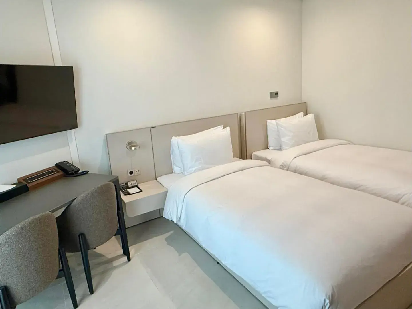 Photo of the whole room, Bed in Hotel The Botanik Sewoon Myeongdong Photo of the whole room, Bed in Hotel The Botanik Sewoon Myeongdong