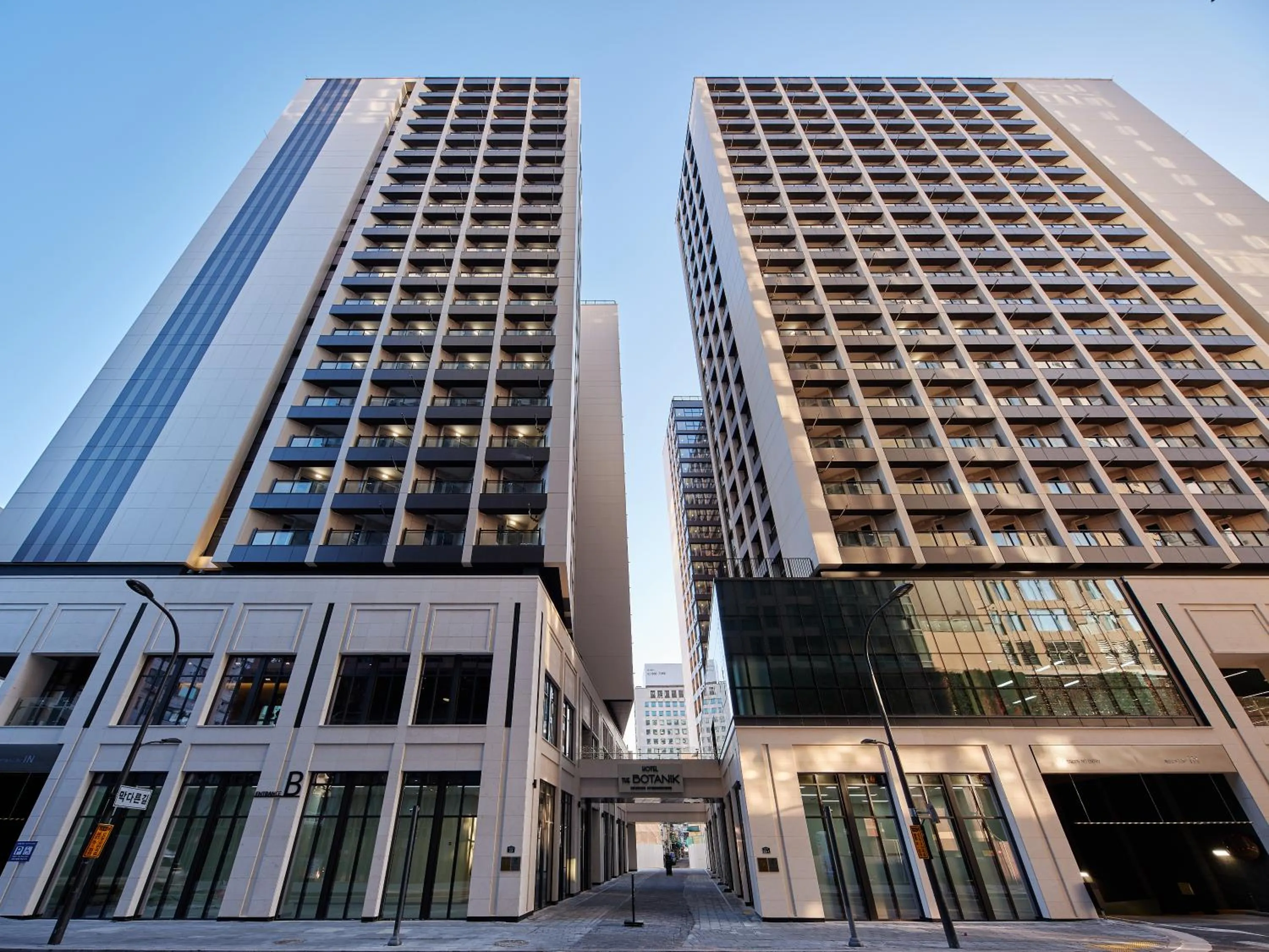 Property building in Hotel The Botanik Sewoon Myeongdong